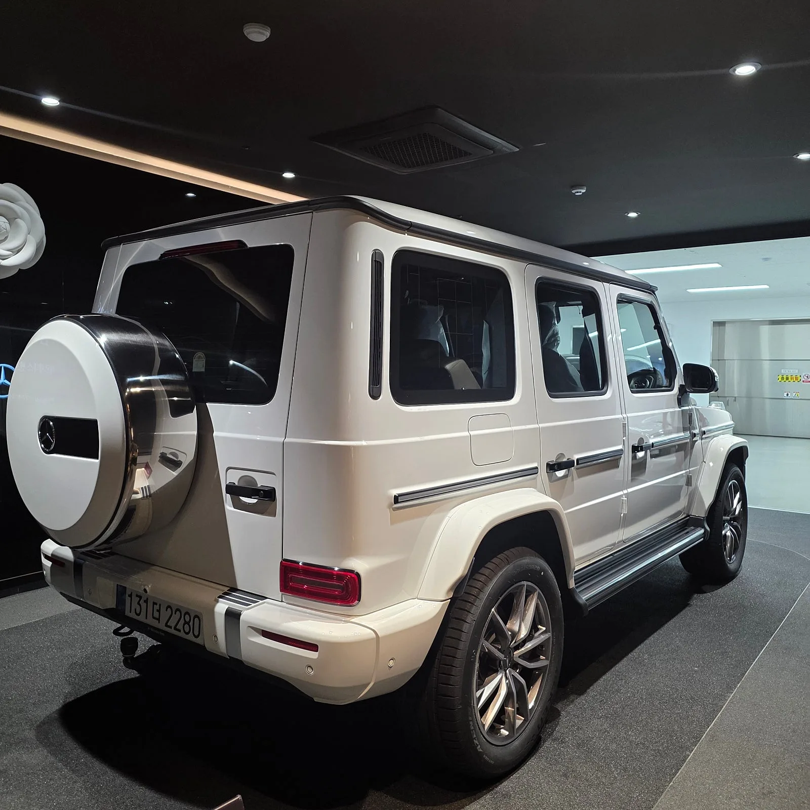 벤츠 메르세데스-벤츠 G450d 2026 흰색 사진 4