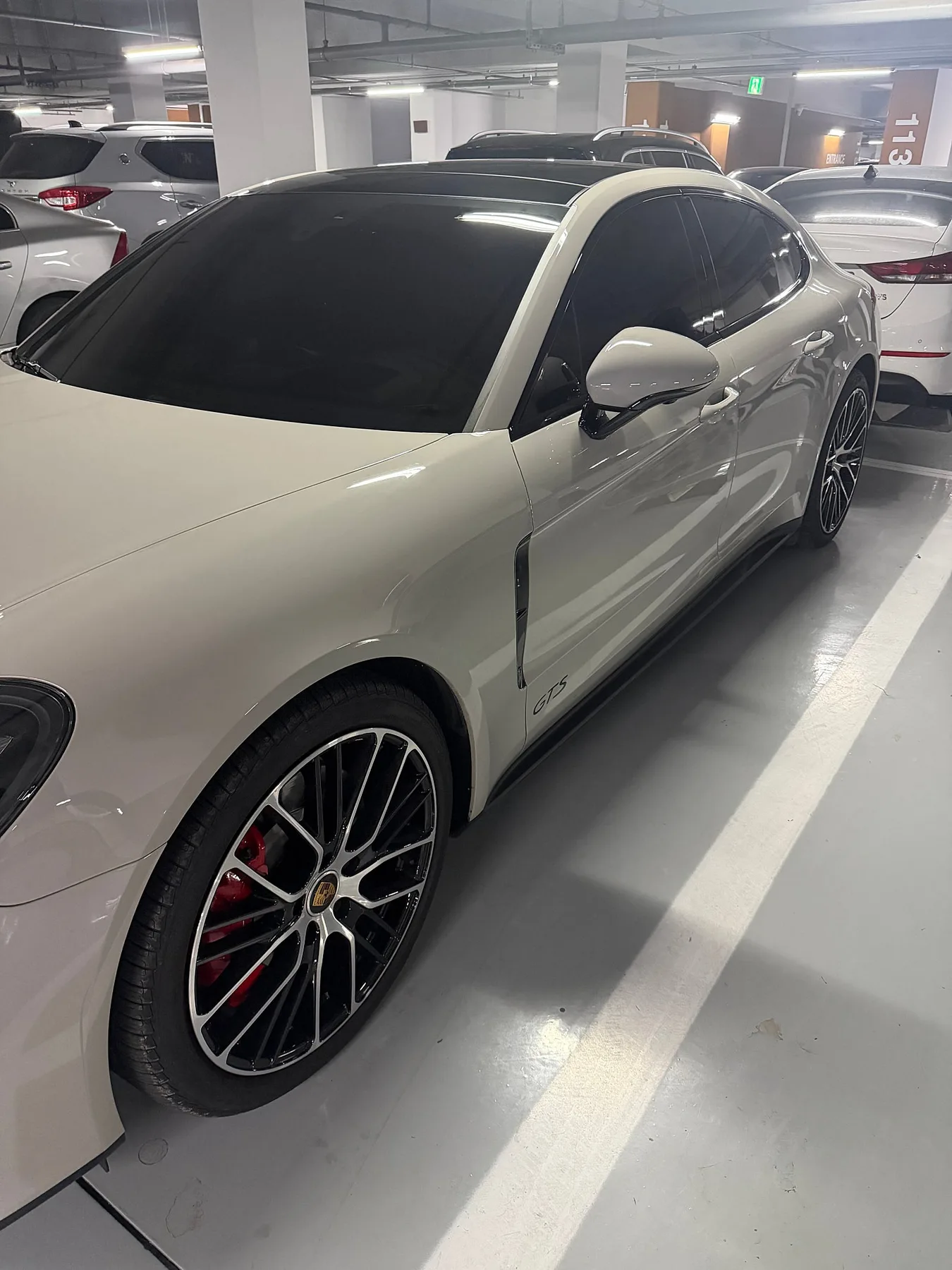 포르쉐 파나메라 GTS 2022 화이트 사진 3