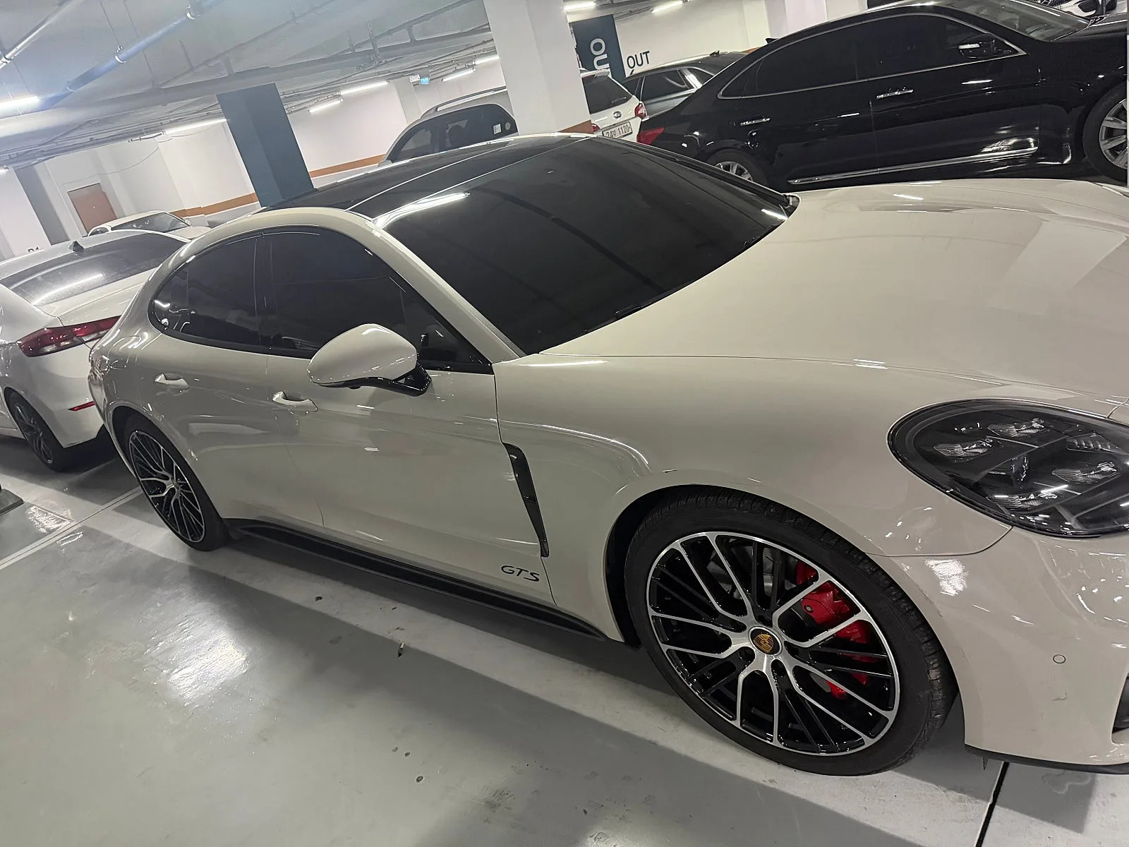 포르쉐 파나메라 GTS 2022 화이트 사진 4