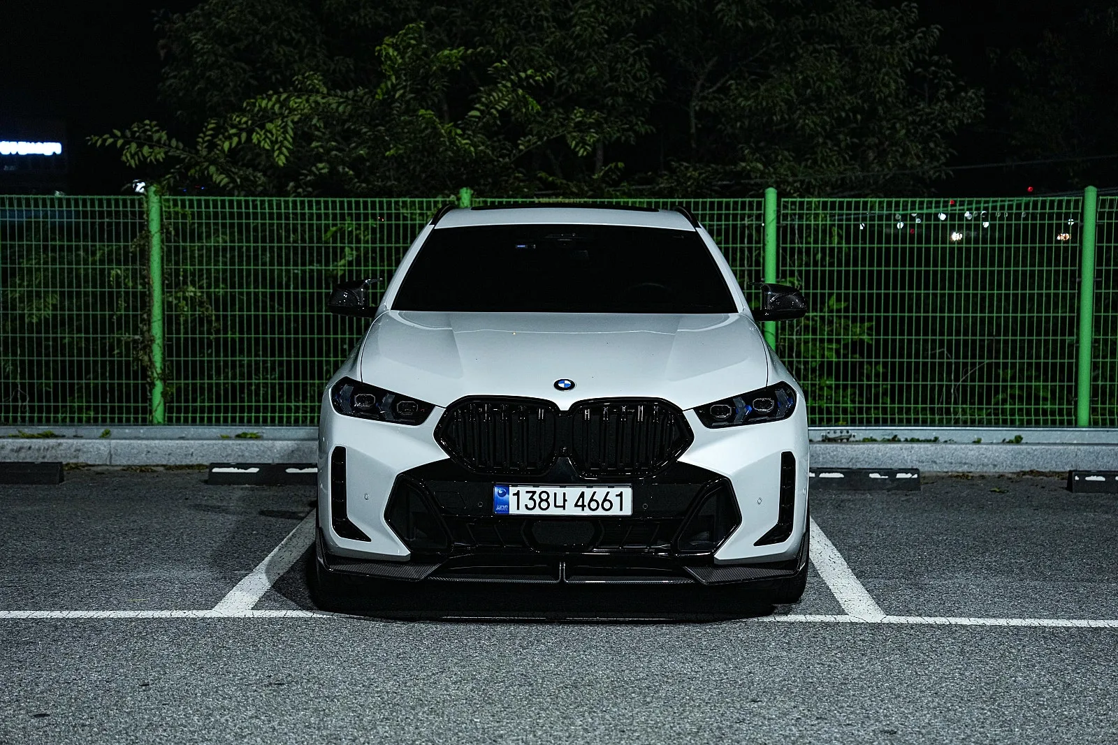 BMW X6 40i LCI 2024 미네랄화이트 사진 2