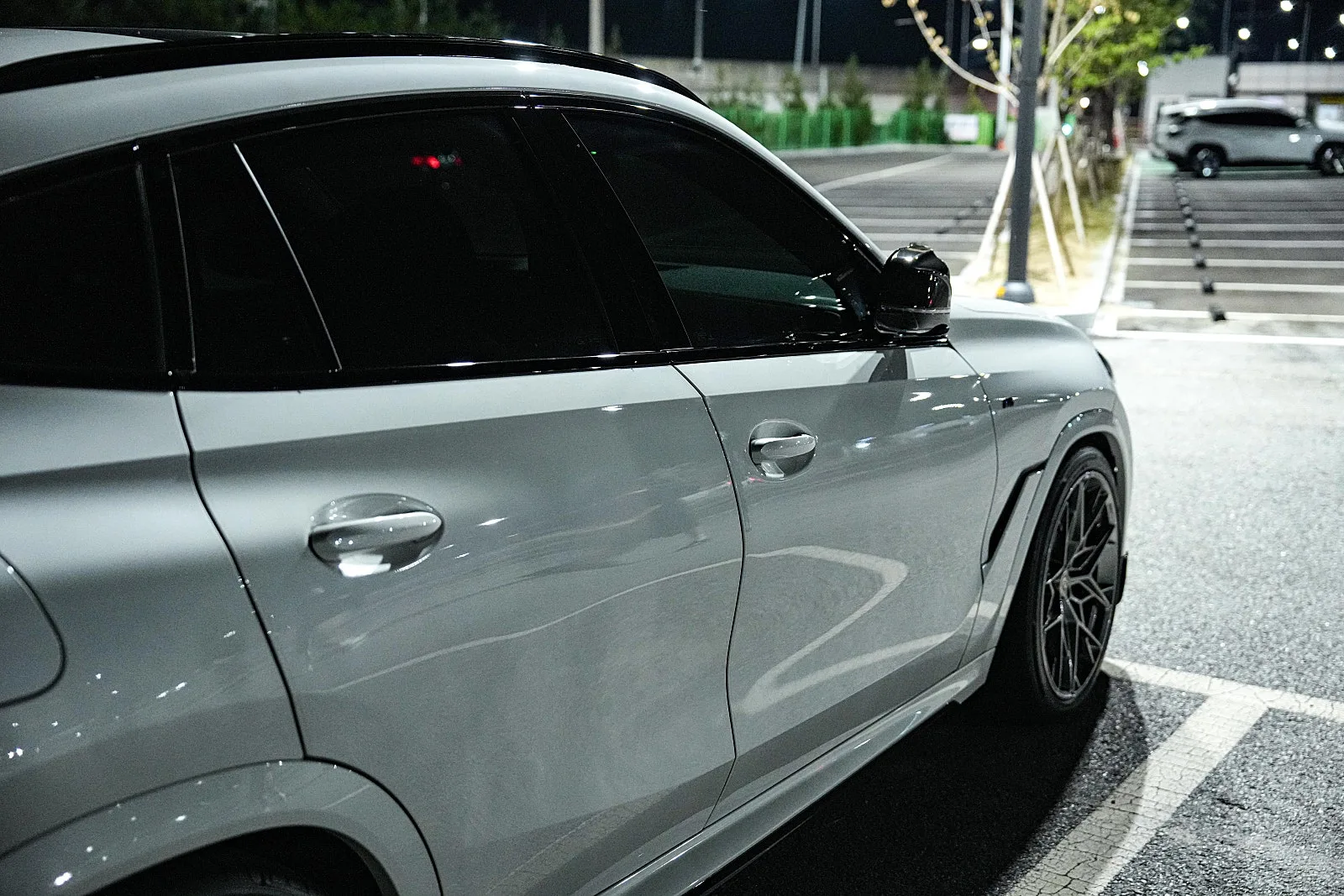 BMW X6 40i LCI 2024 미네랄화이트 사진 3