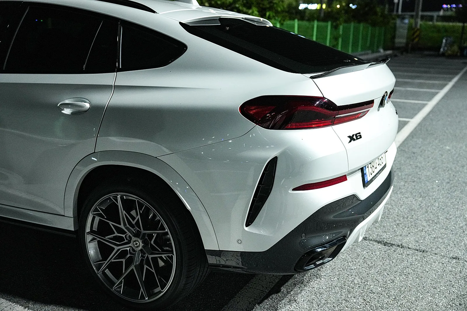 BMW X6 40i LCI 2024 미네랄화이트 사진 4