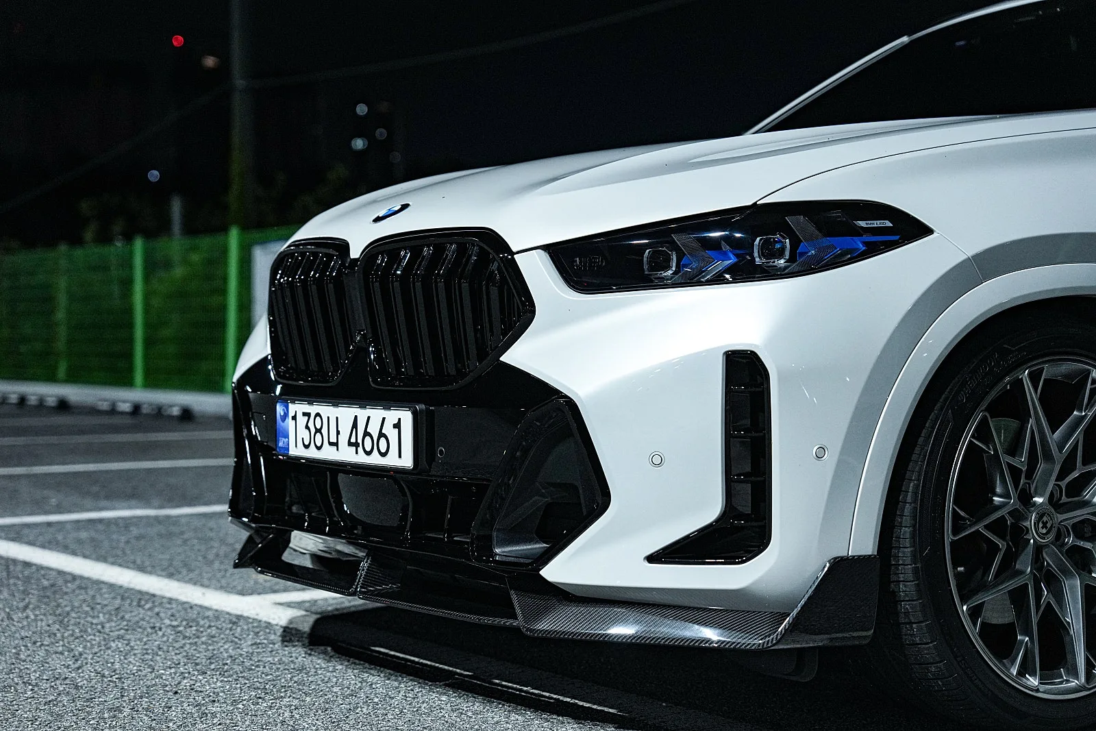 BMW X6 40i LCI 2024 미네랄화이트 사진 5