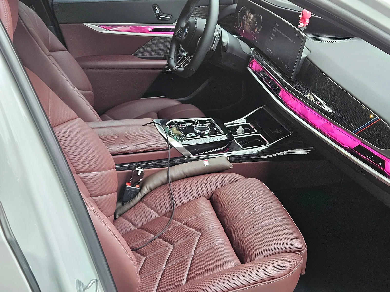 BMW 740i X드라이브 M스포츠 2025 화이트 사진 6