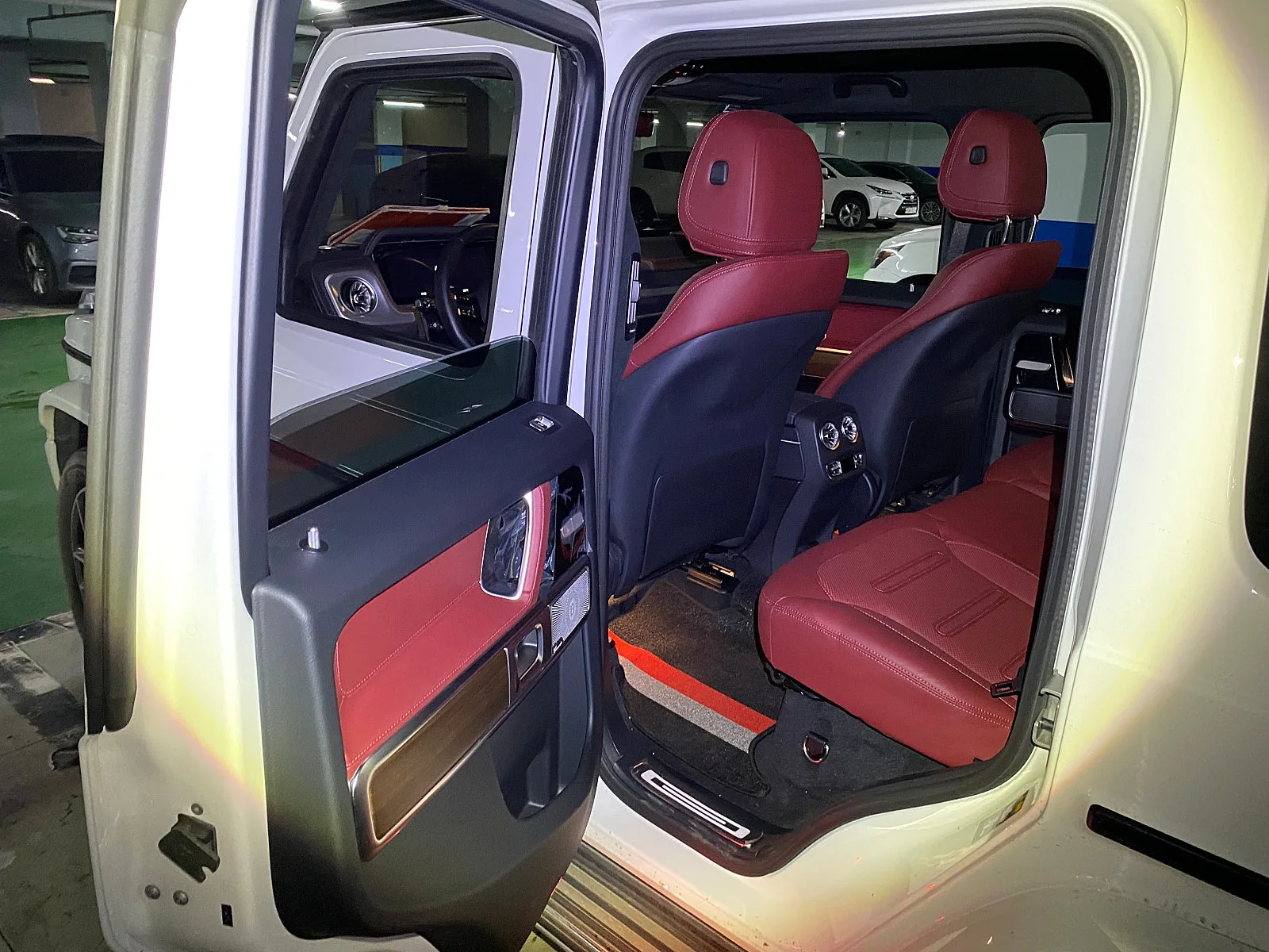 벤츠 G450d 2025 흰색 사진 4