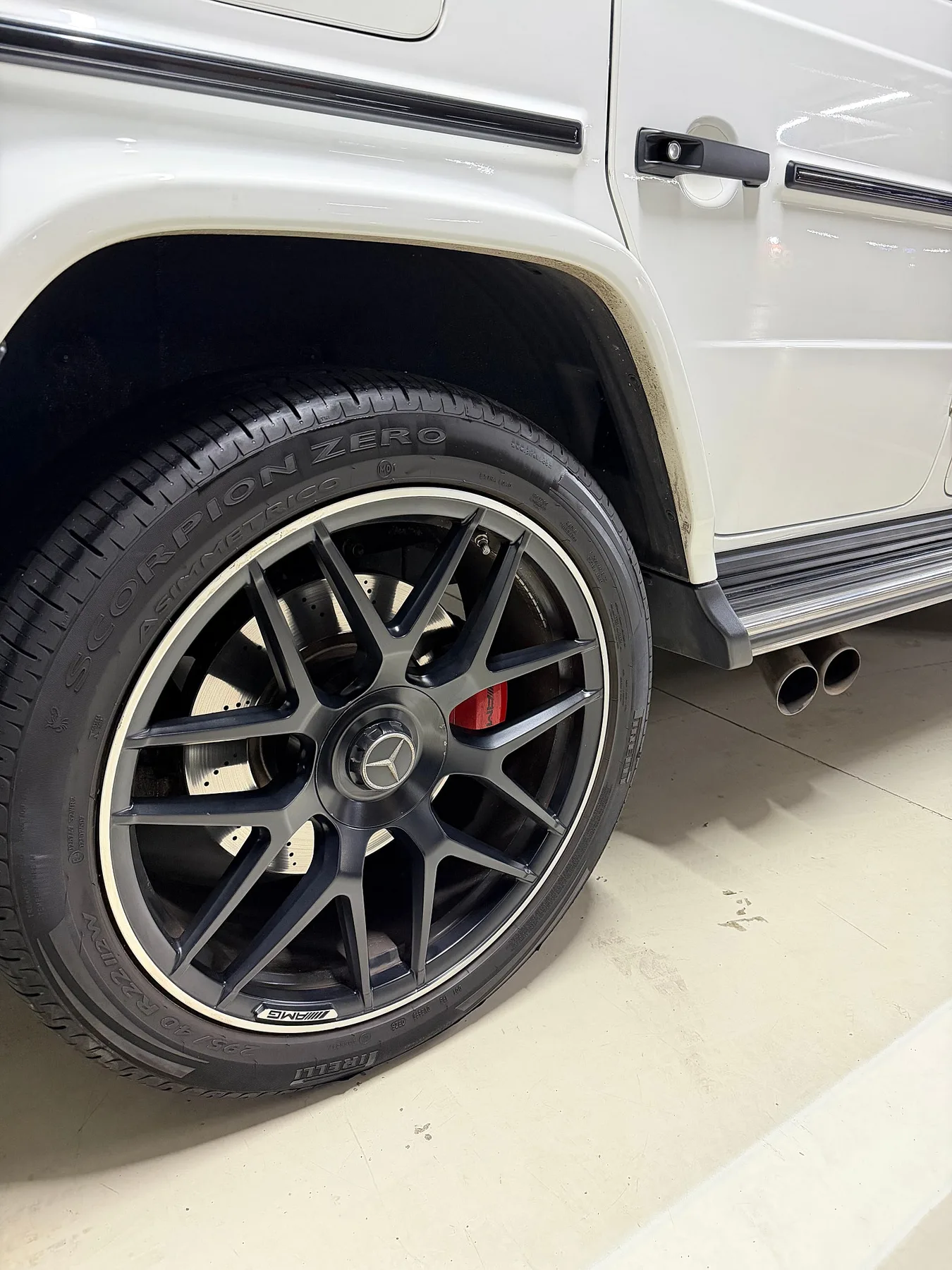 벤츠 G63 AMG 에디션 2021 화이트 사진 5
