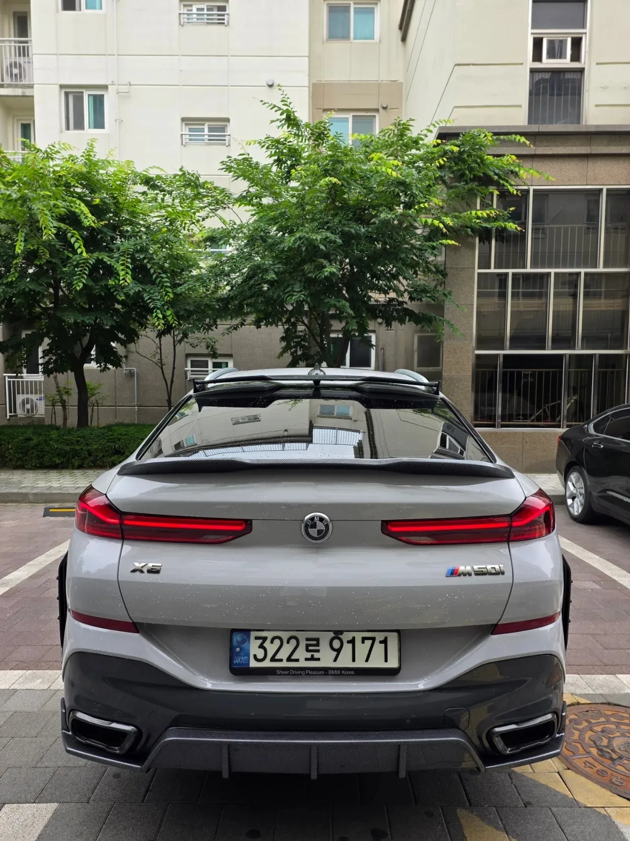 BMW X6 M50i 25th Edition 2022 화이트 사진 4
