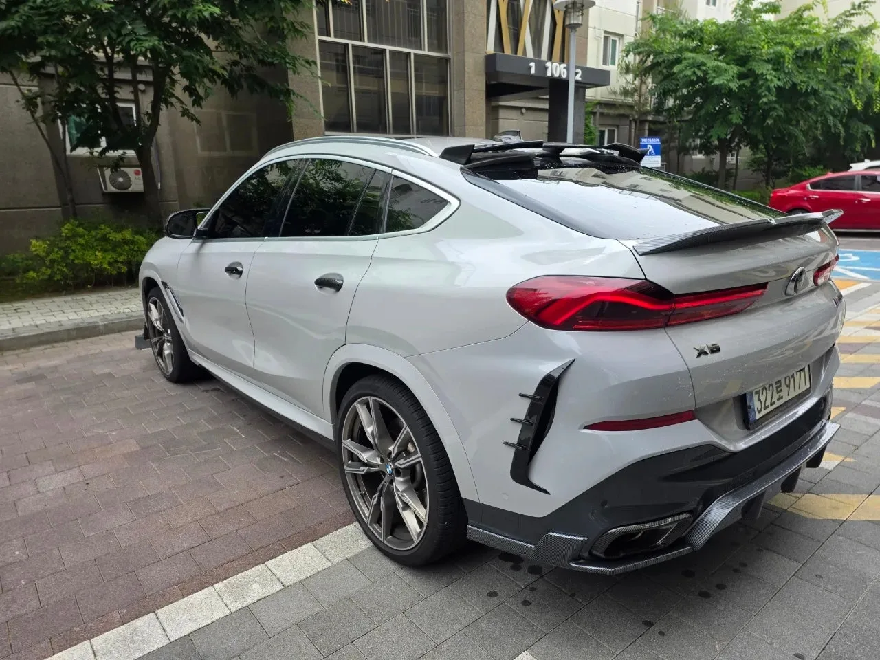 BMW X6 M50i 25th Edition 2022 화이트 사진 6