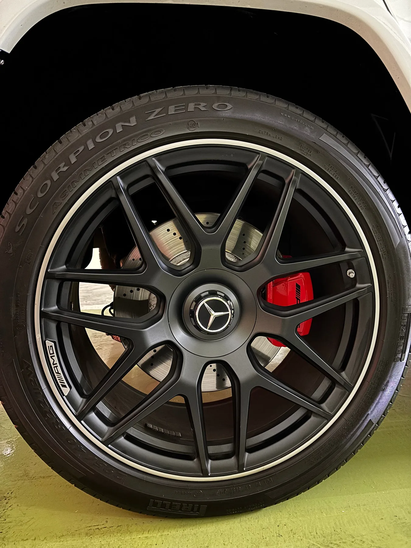 벤츠 G63 AMG 2021 화이트 사진 3