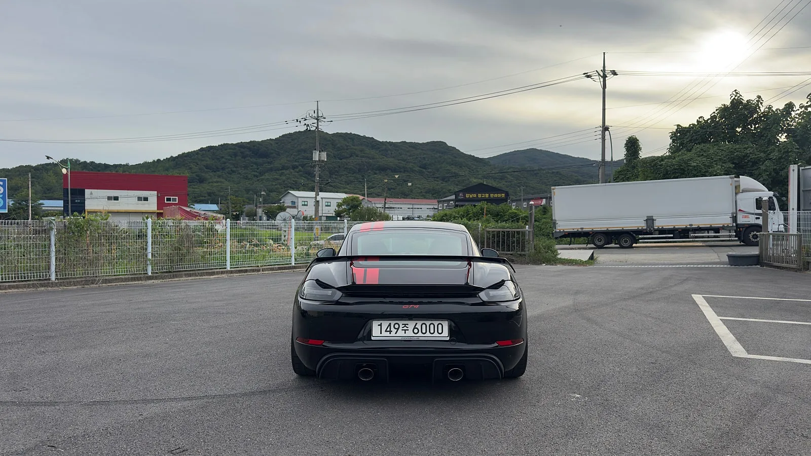 포르쉐 718 GT4 스포츠컵 에디션 2020 블랙 사진 2