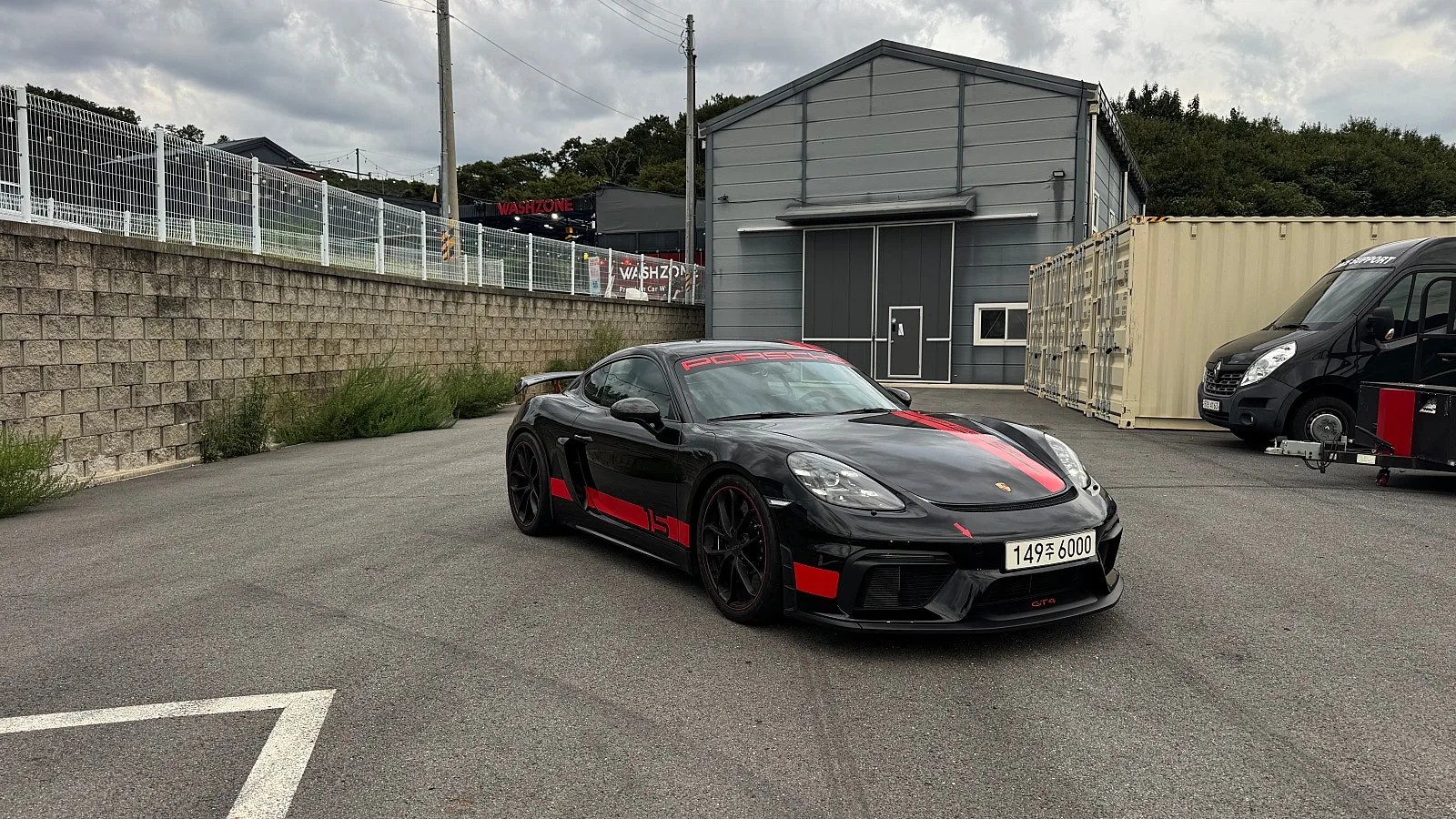 포르쉐 718 GT4 스포츠컵 에디션 2020 블랙 사진 3
