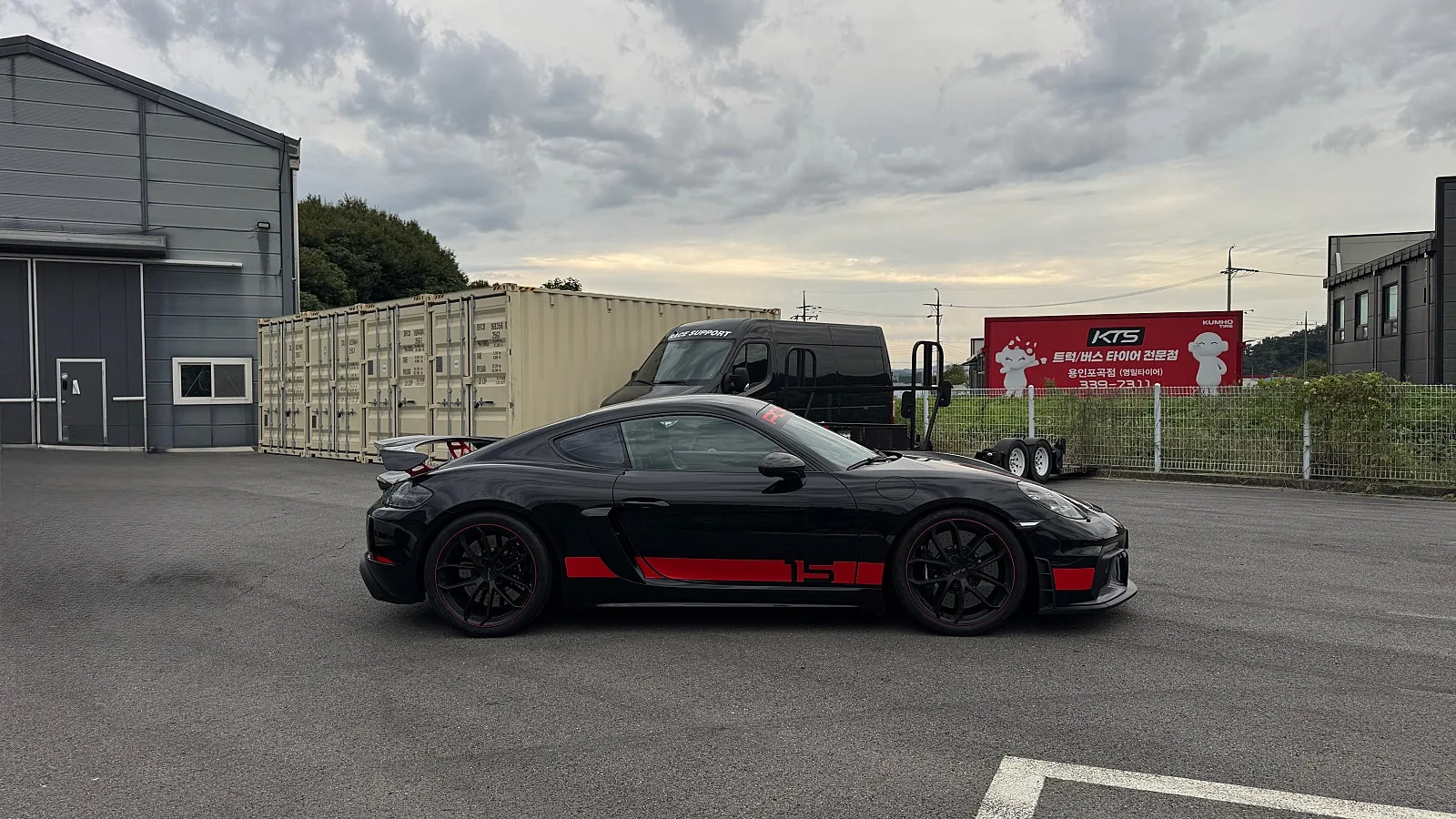 포르쉐 718 GT4 스포츠컵 에디션 2020 블랙 사진 4