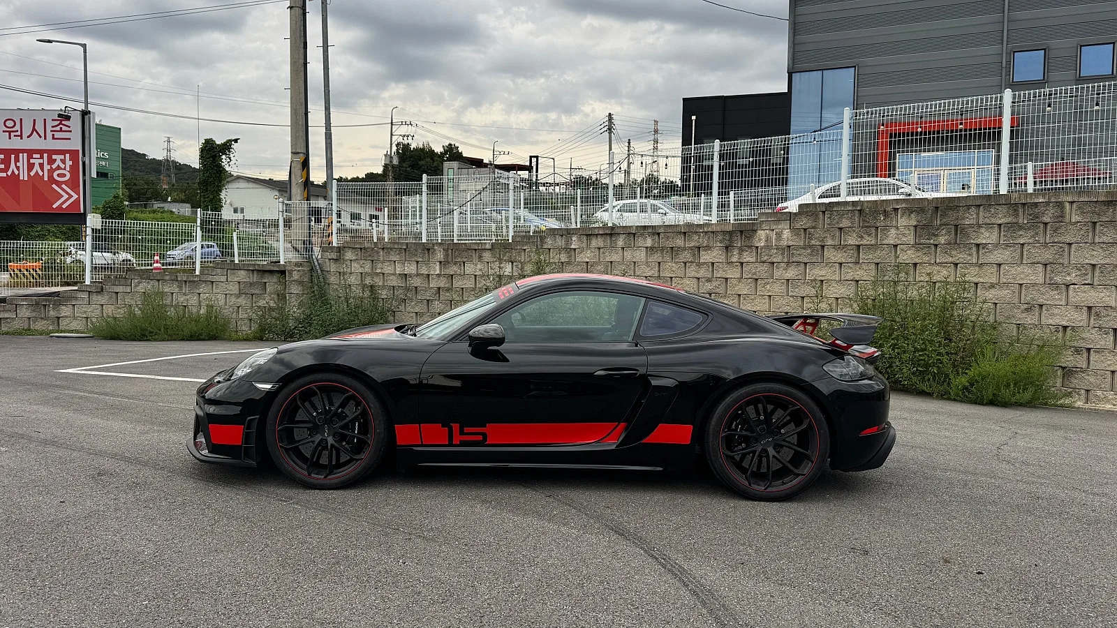 포르쉐 718 GT4 스포츠컵 에디션 2020 블랙 사진 6