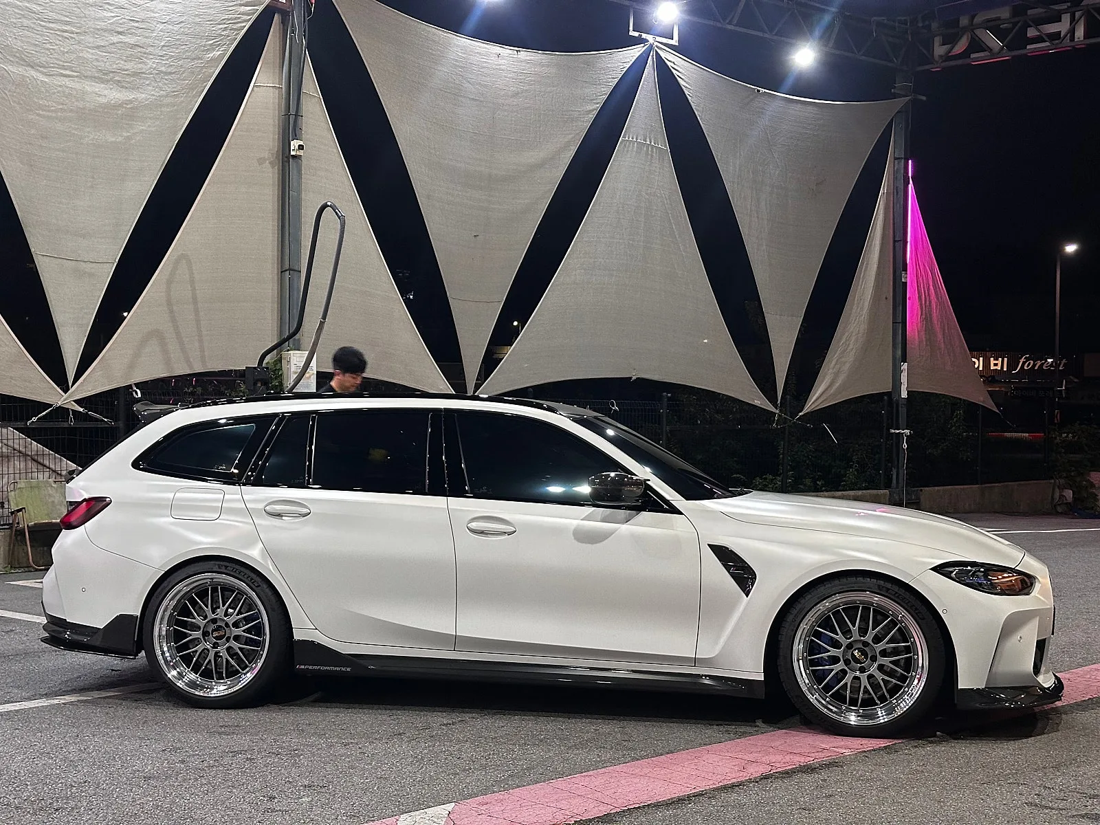BMW M3 투어링 2023 알파인화이트 사진 2
