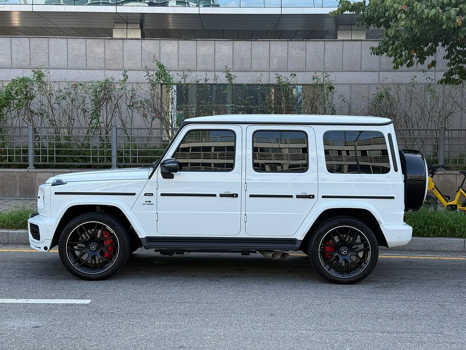 벤츠 G63 AMG 에디션 2021 화이트 사진 3
