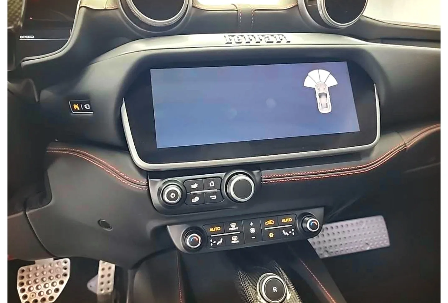 페라리 포르토피노 3.9 V8 2019 화이트(Bianco Avus) 사진 7