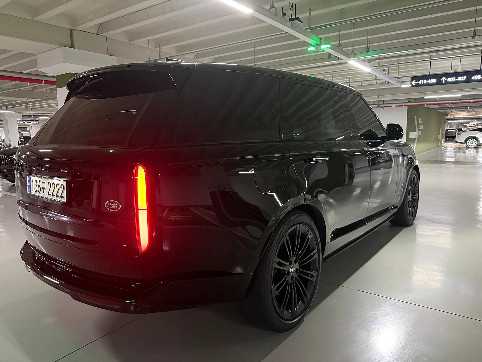 랜드로버 P530 LWB 2023 검정 사진 6