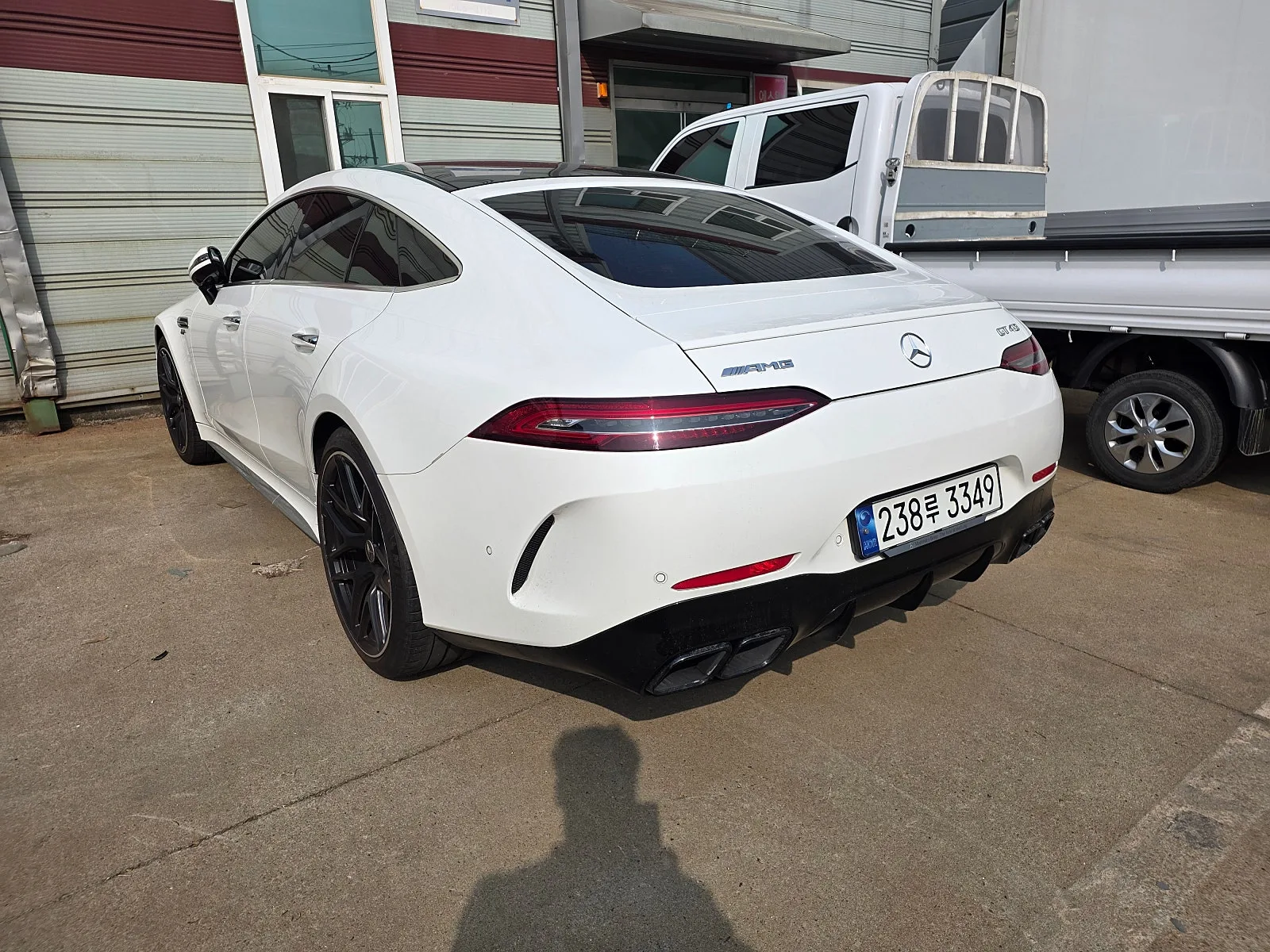 벤츠 AMG GT 43 다이나믹 2023 화이트 사진 3