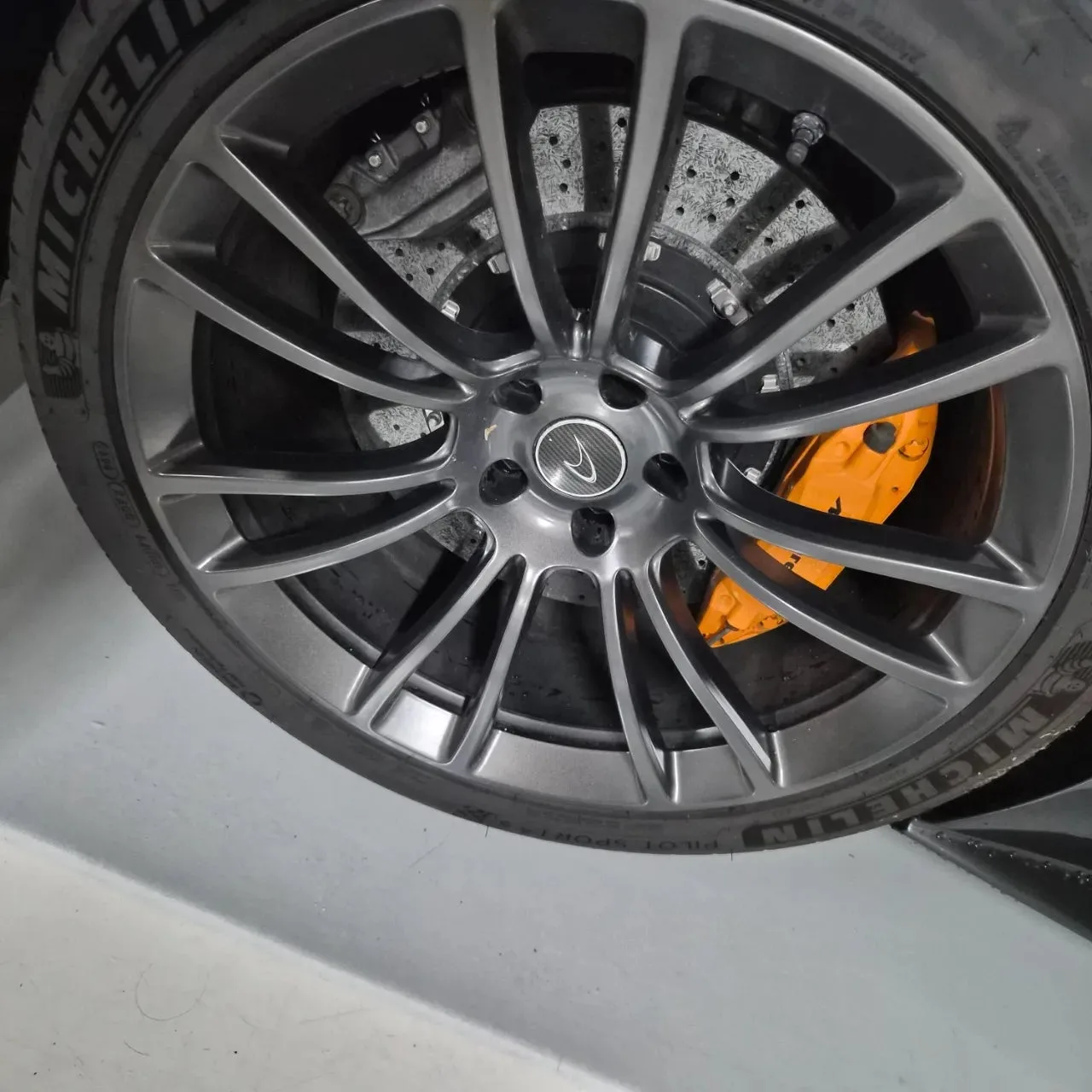 맥라렌 570S 쿠페 2017 블랙 사진 4
