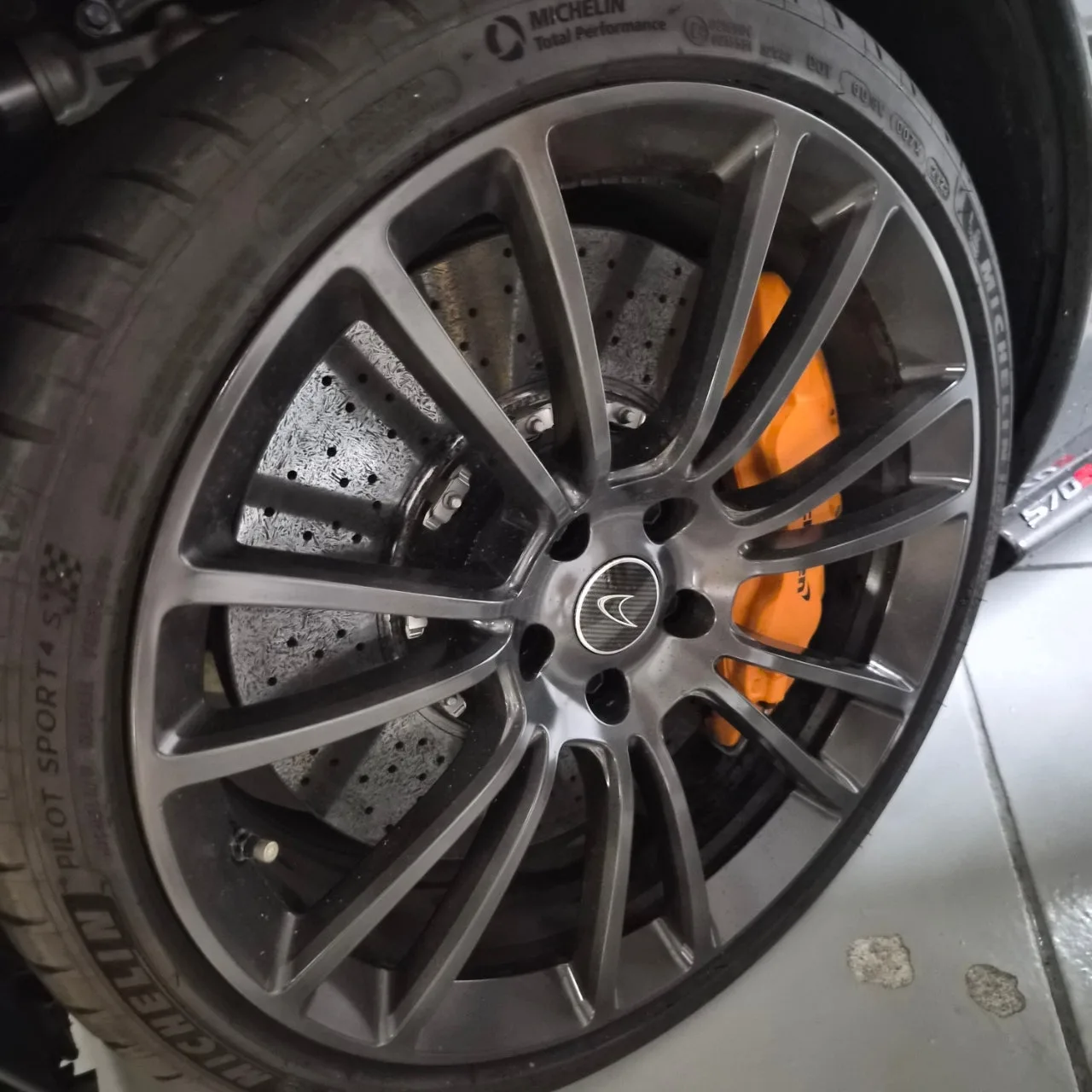 맥라렌 570S 쿠페 2017 블랙 사진 6