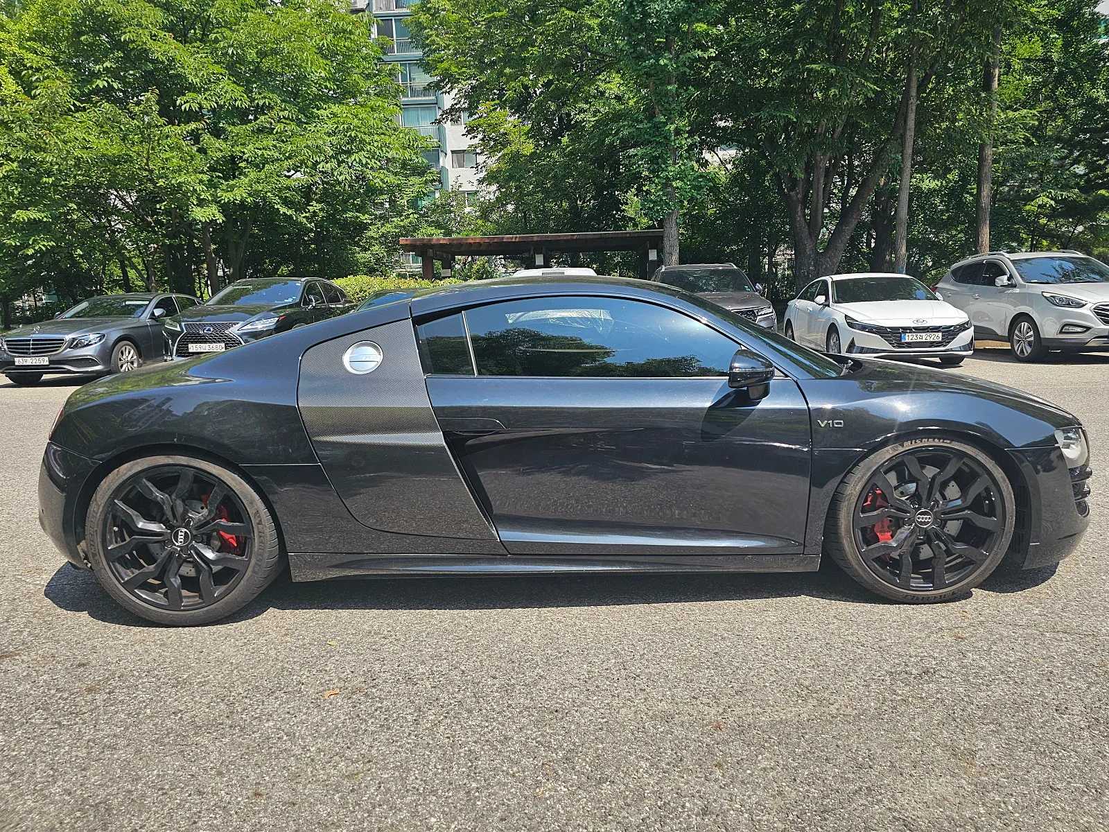 아우디 R8 V10 2011 블랙 사진 3