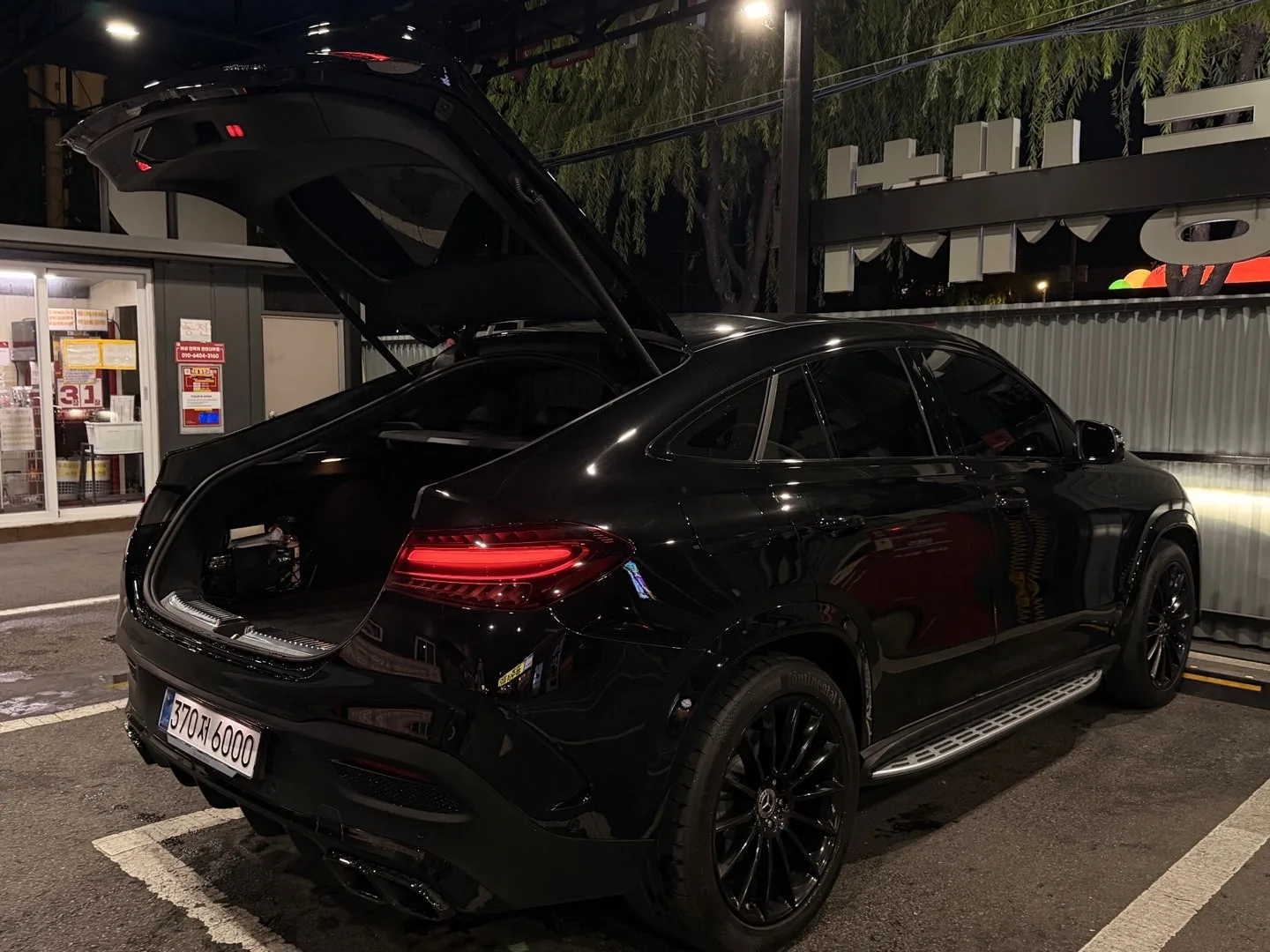 벤츠 GLE 450d 4matic 쿠페 2024 블랙 사진 3