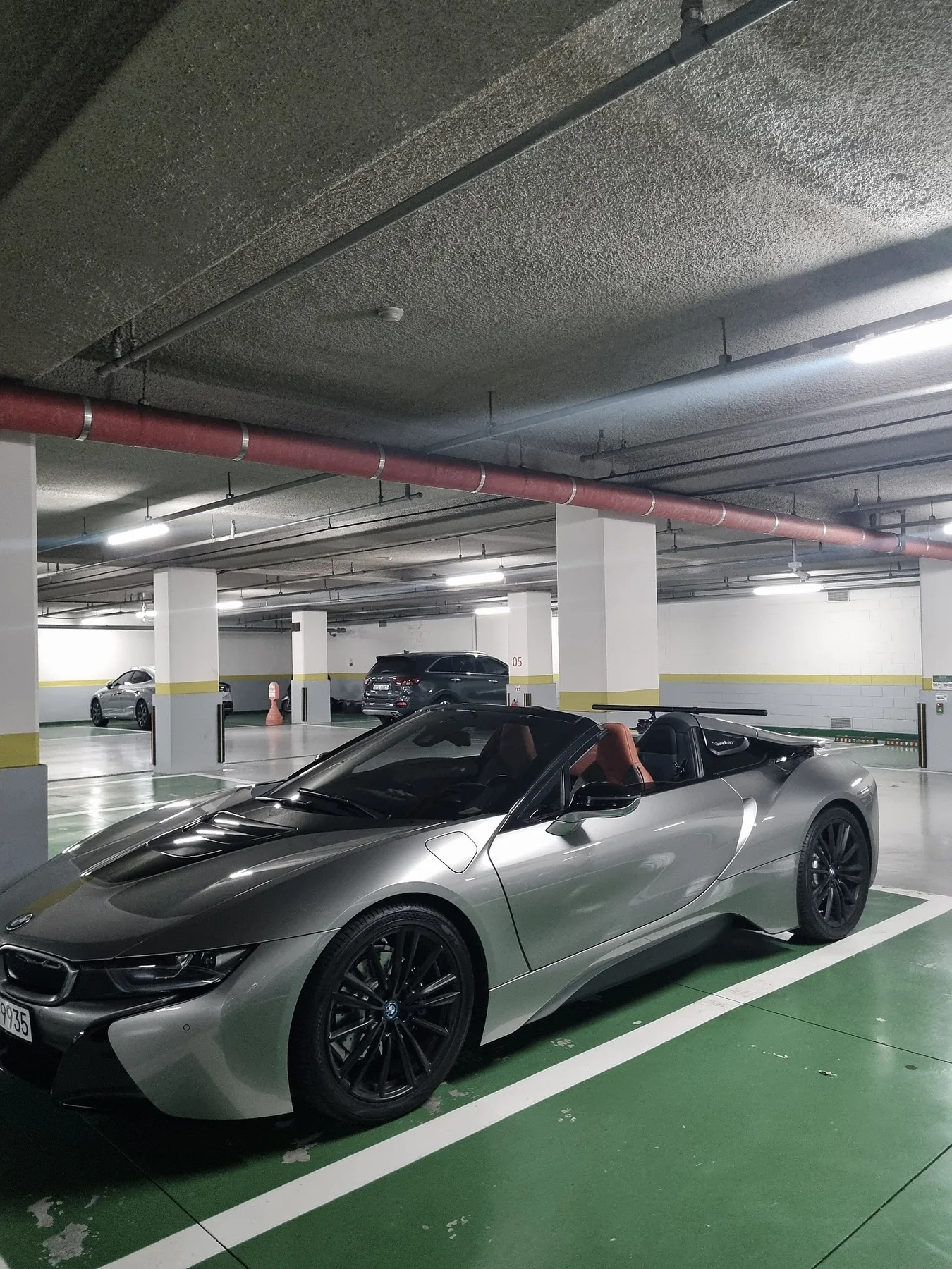 BMW i8 로드스터 퍼스트 에디션 2020 소피스토 그레이 사진 6