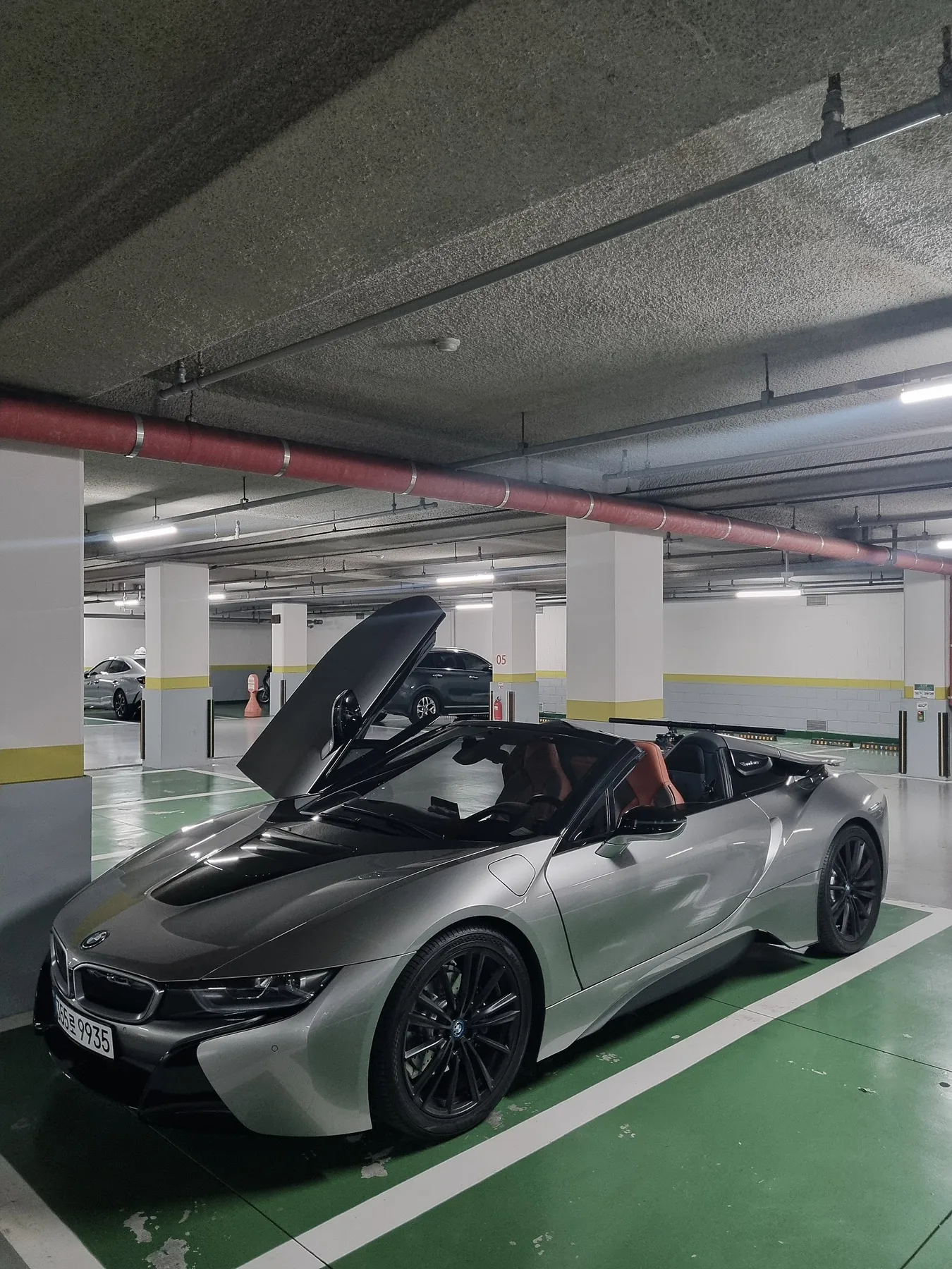 BMW i8 로드스터 퍼스트 에디션 2020 소피스토 그레이 사진 8