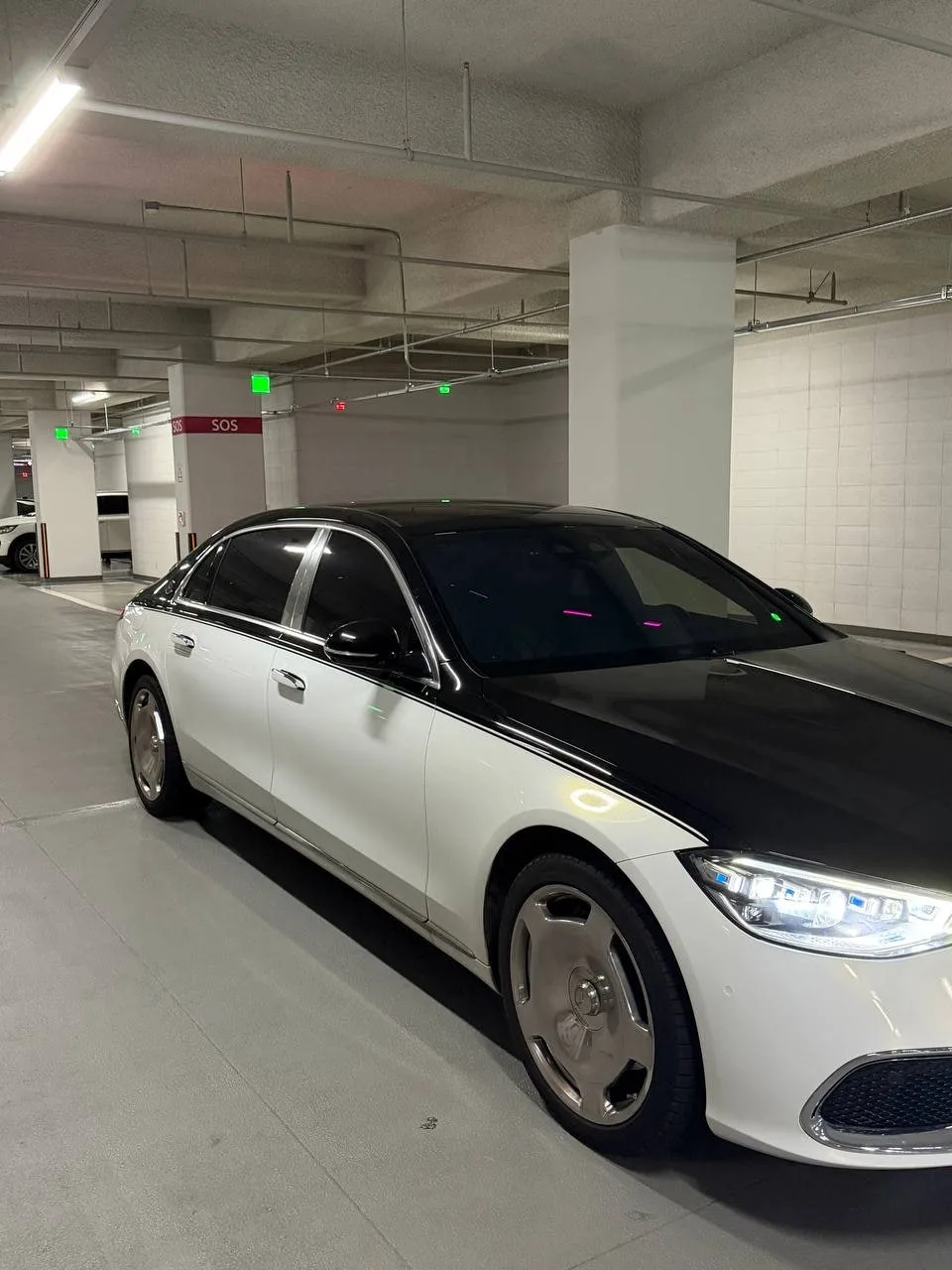 벤츠 마이바흐 S580 2022 화이트 사진 2