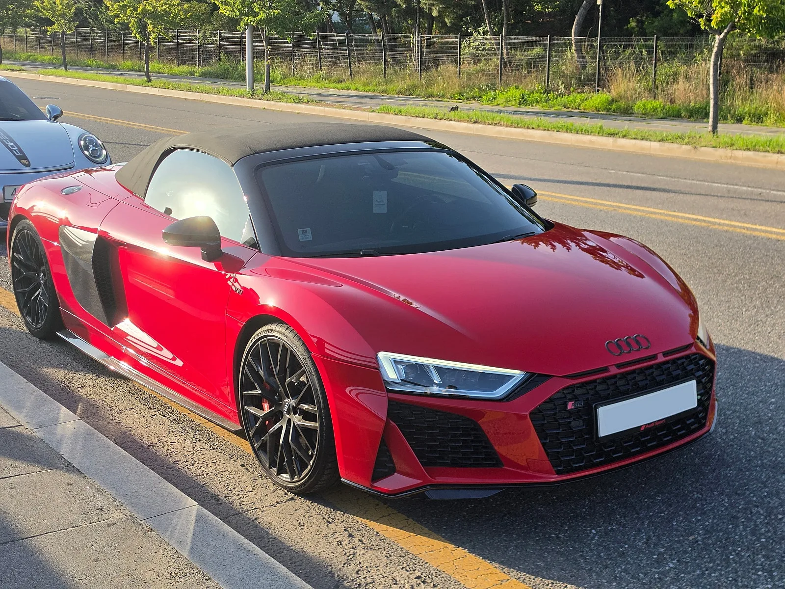 아우디 R8 스파이더 2017 레드 사진 7