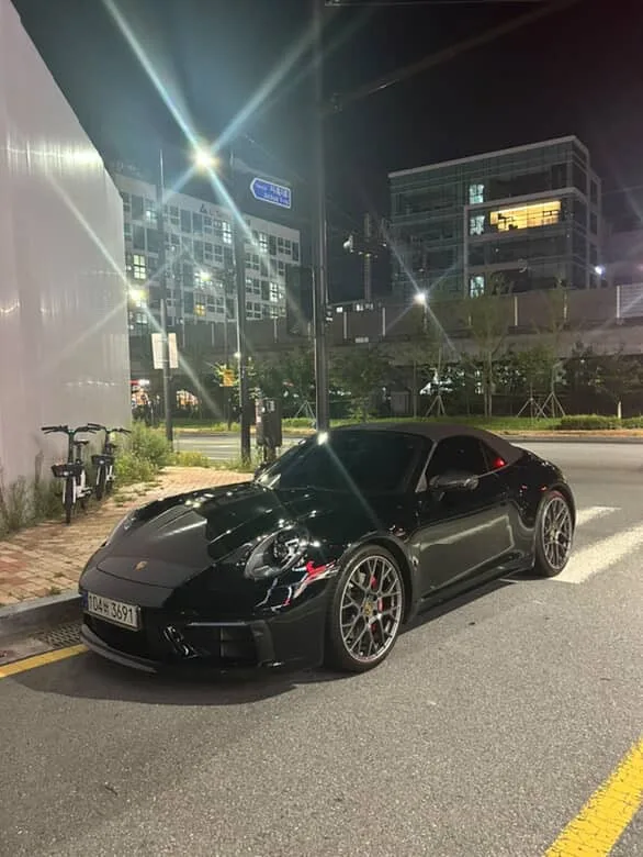 포르쉐 992 4S 카브리올레 2021 레드 사진 2