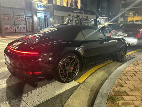 포르쉐 992 4S 카브리올레 2021 레드 사진 4