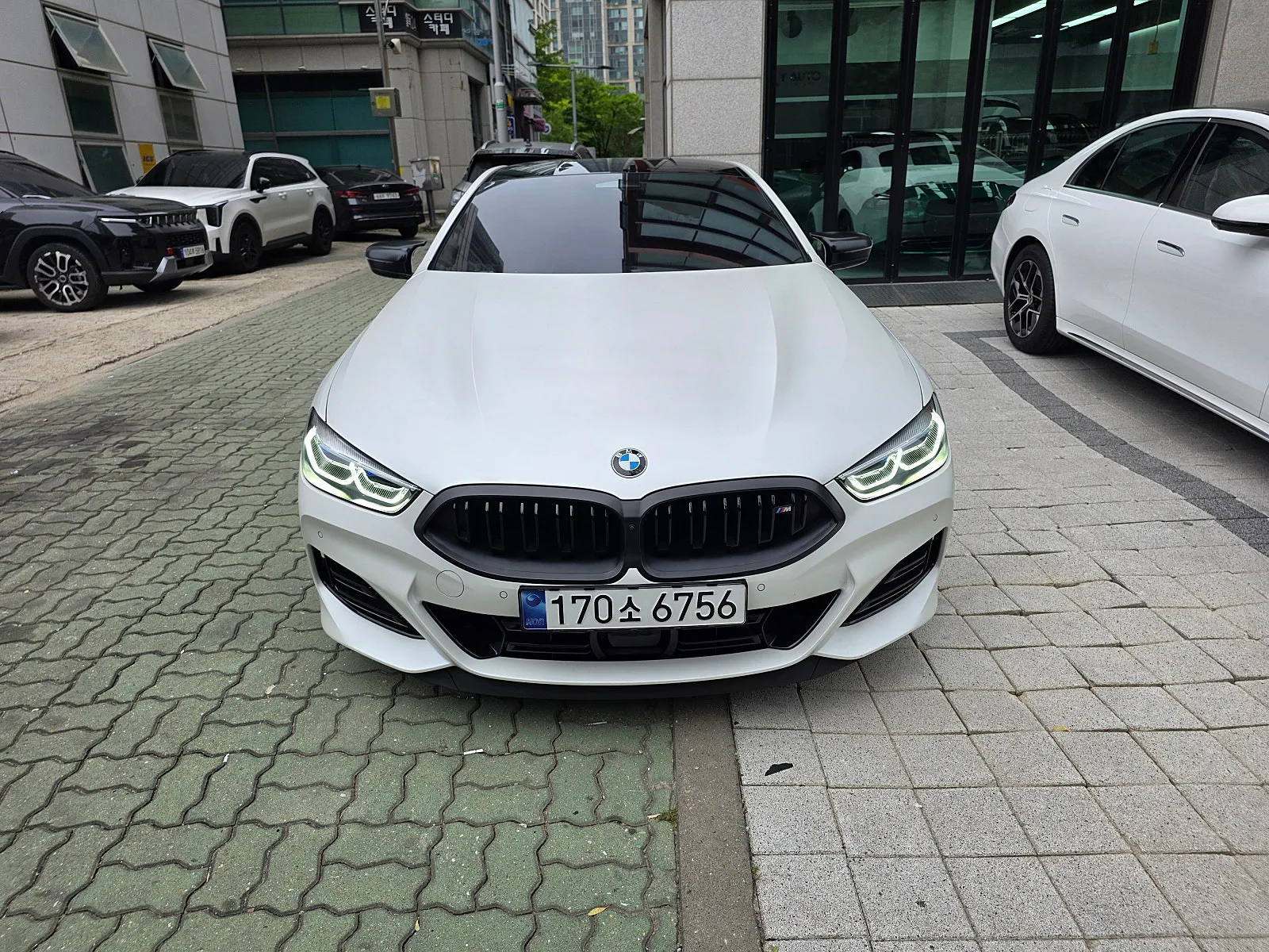 BMW M850i 쿠페 2023 화이트 사진 1