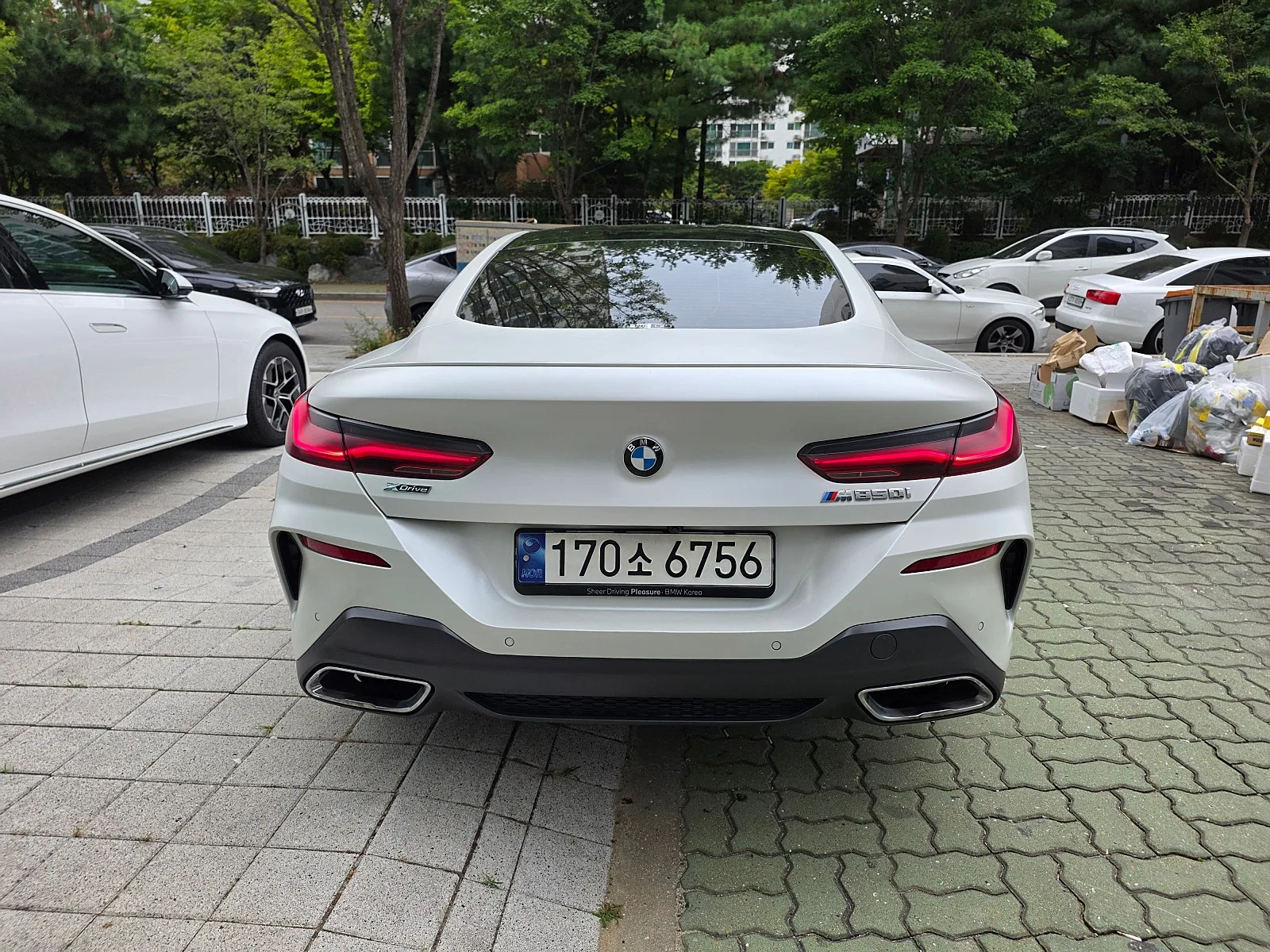 BMW M850i 쿠페 2023 화이트 사진 4