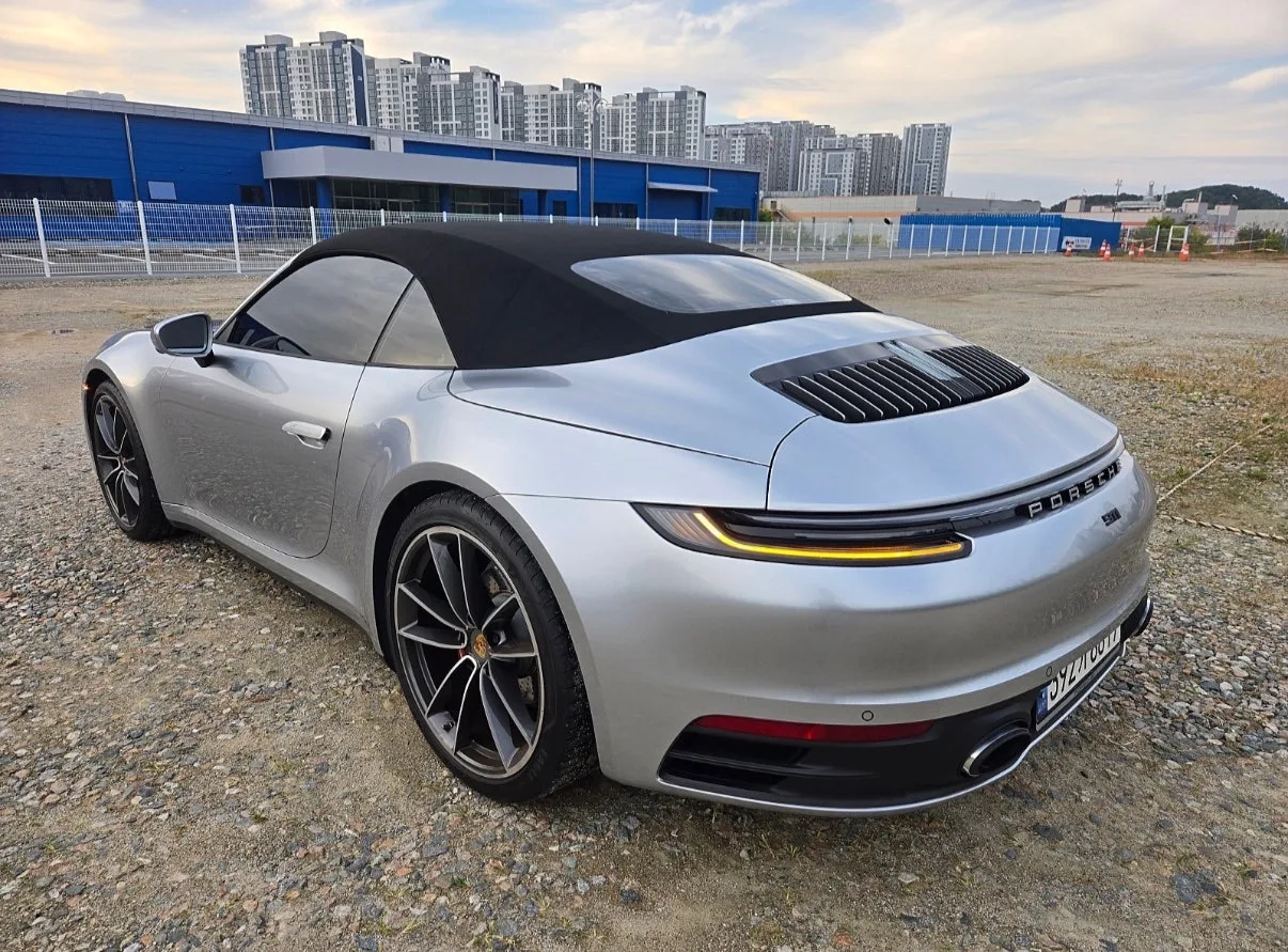 포르쉐 911 992.1 카레라 카브리올레 2021 GT실버 사진 2