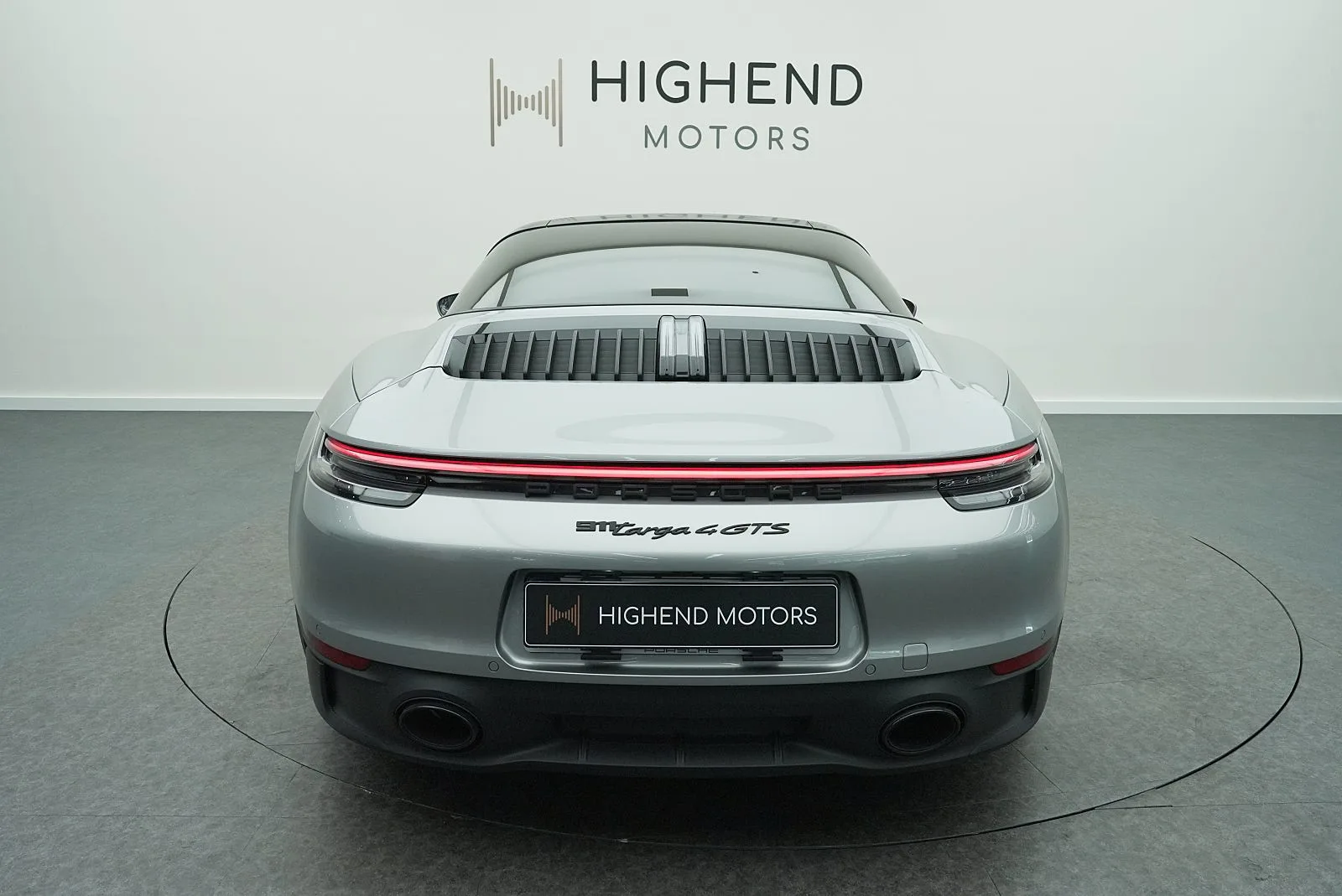 포르쉐 911 타르가 4 GTS 2023 실버 메탈릭 사진 2