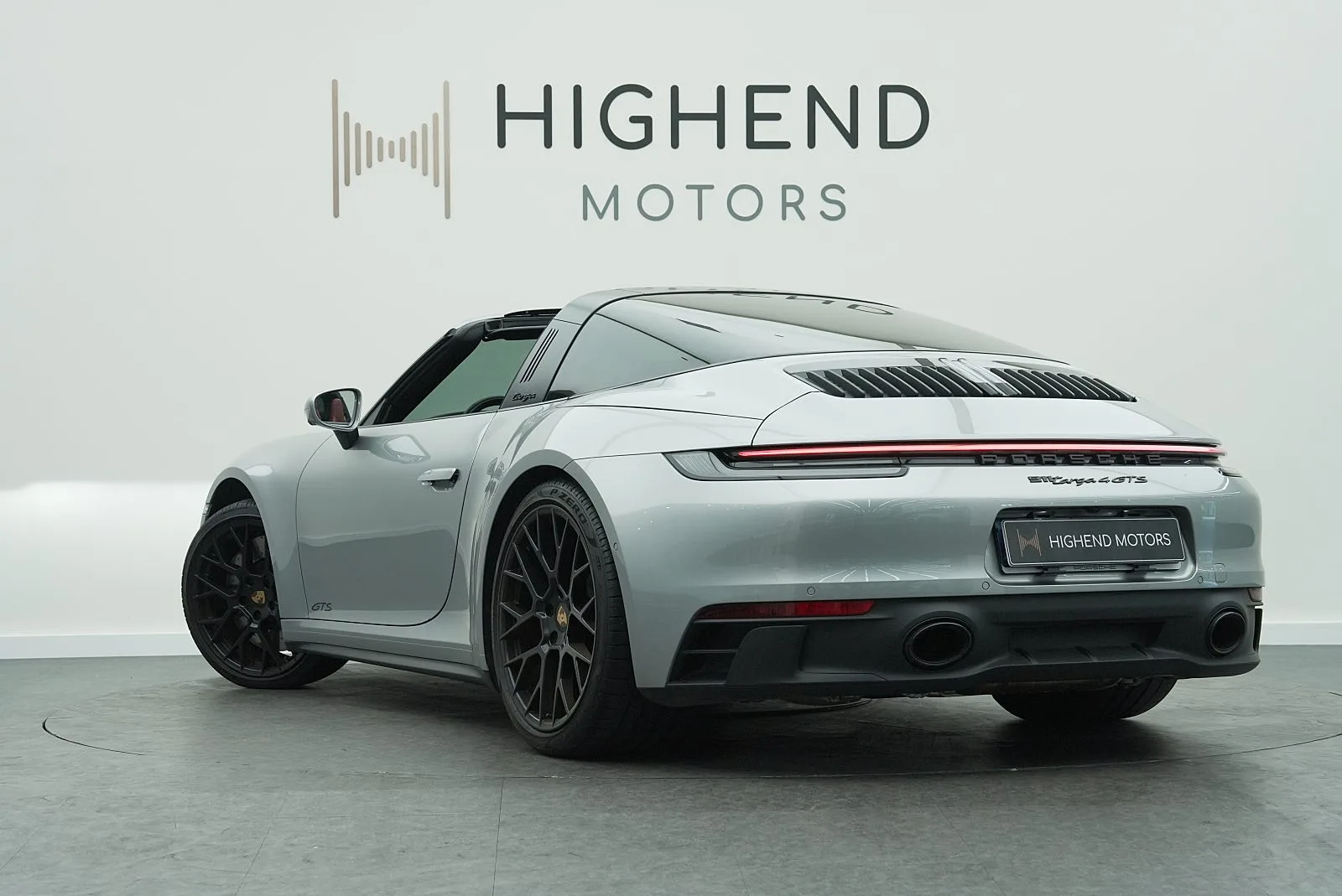 포르쉐 911 타르가 4 GTS 2023 실버 메탈릭 사진 4