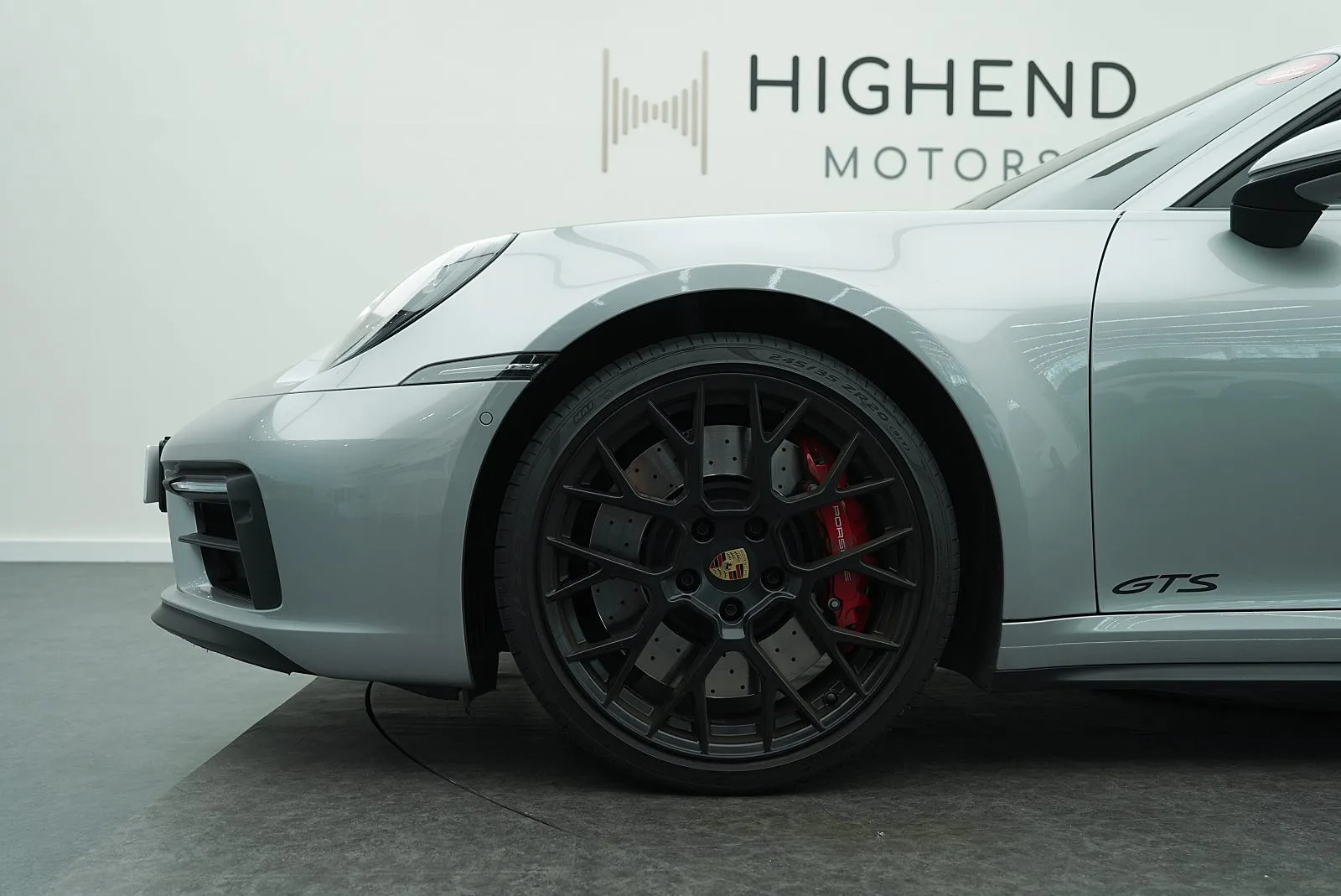 포르쉐 911 타르가 4 GTS 2023 실버 메탈릭 사진 5
