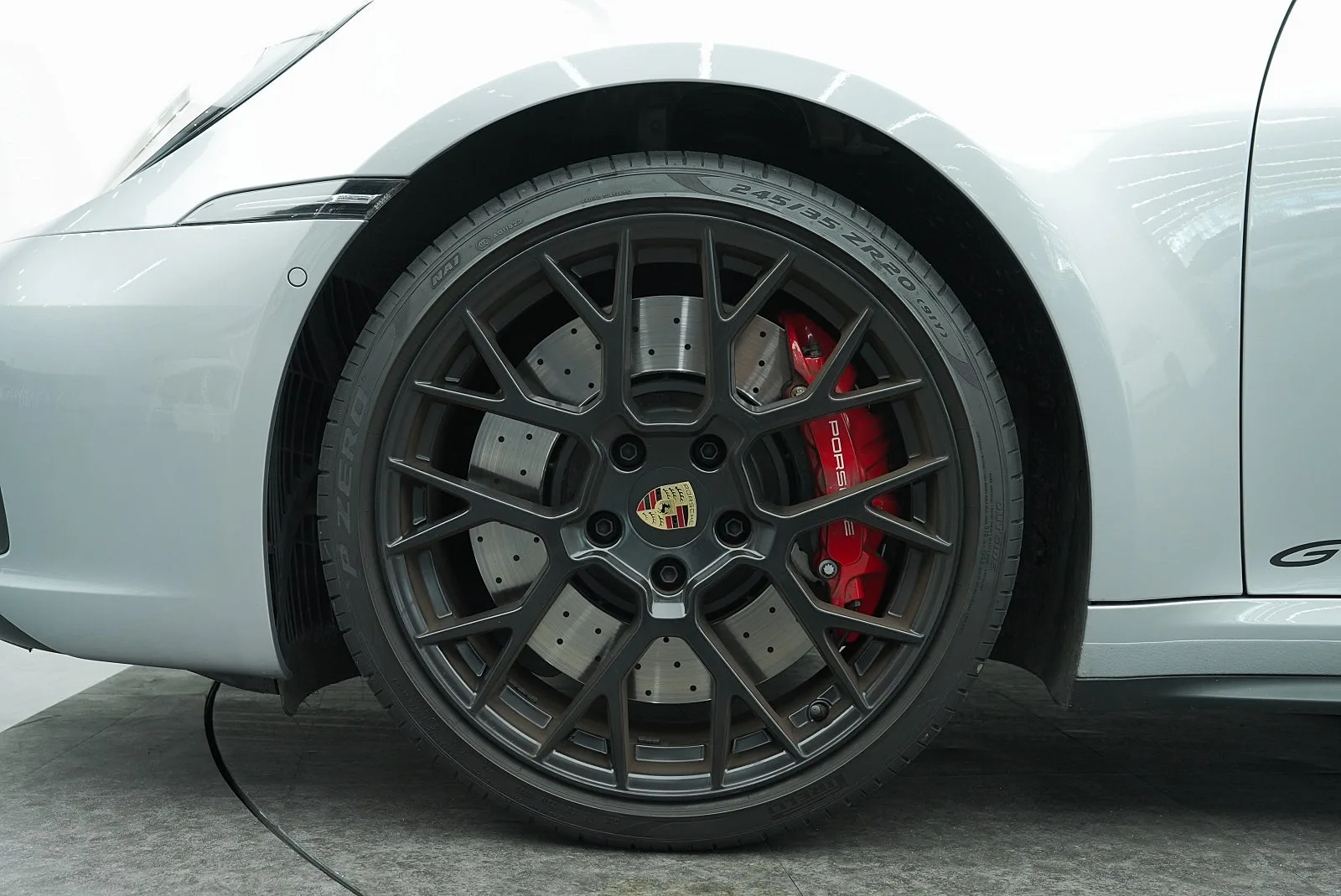 포르쉐 911 타르가 4 GTS 2023 실버 메탈릭 사진 8