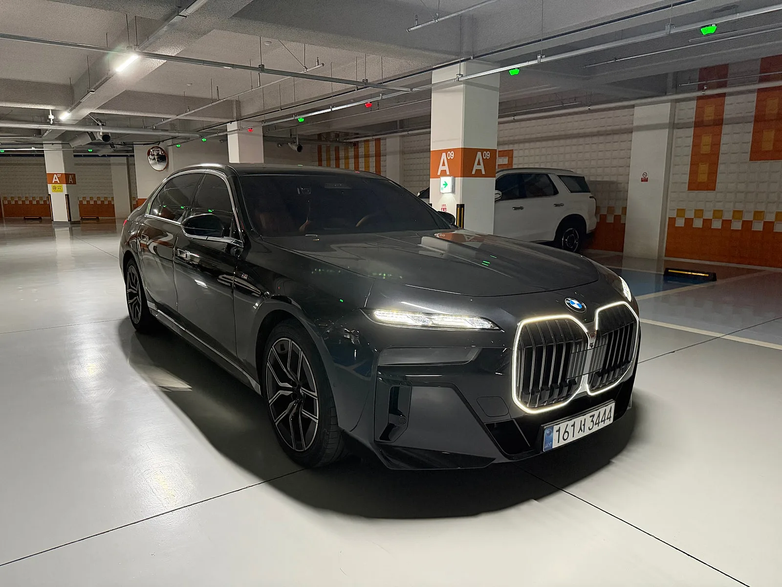 BMW 740d M Sport 2025 블랙 사진 5