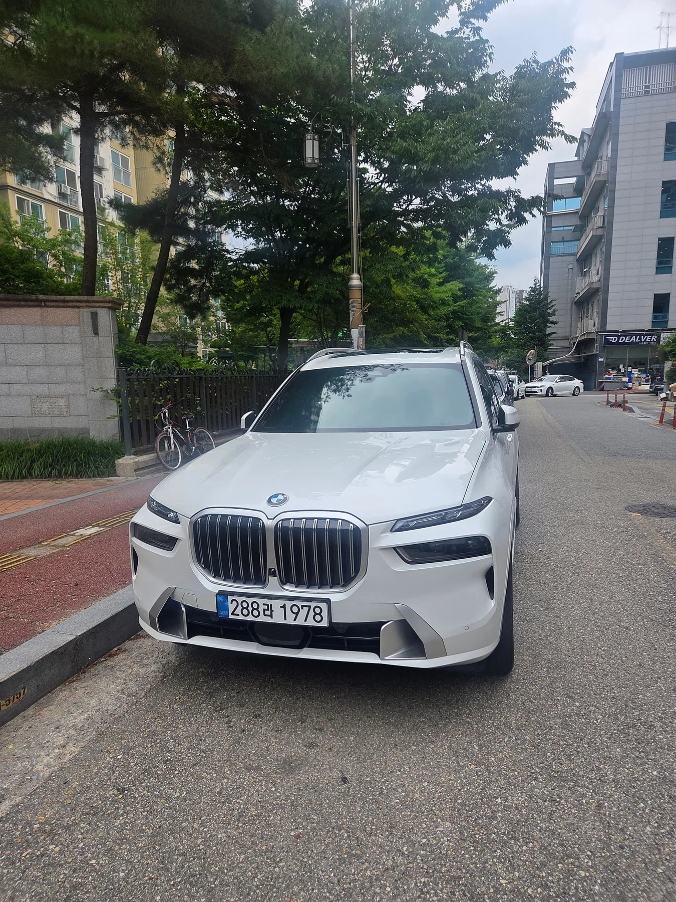 BMW X7 40d DPE 2025 화이트 사진 1