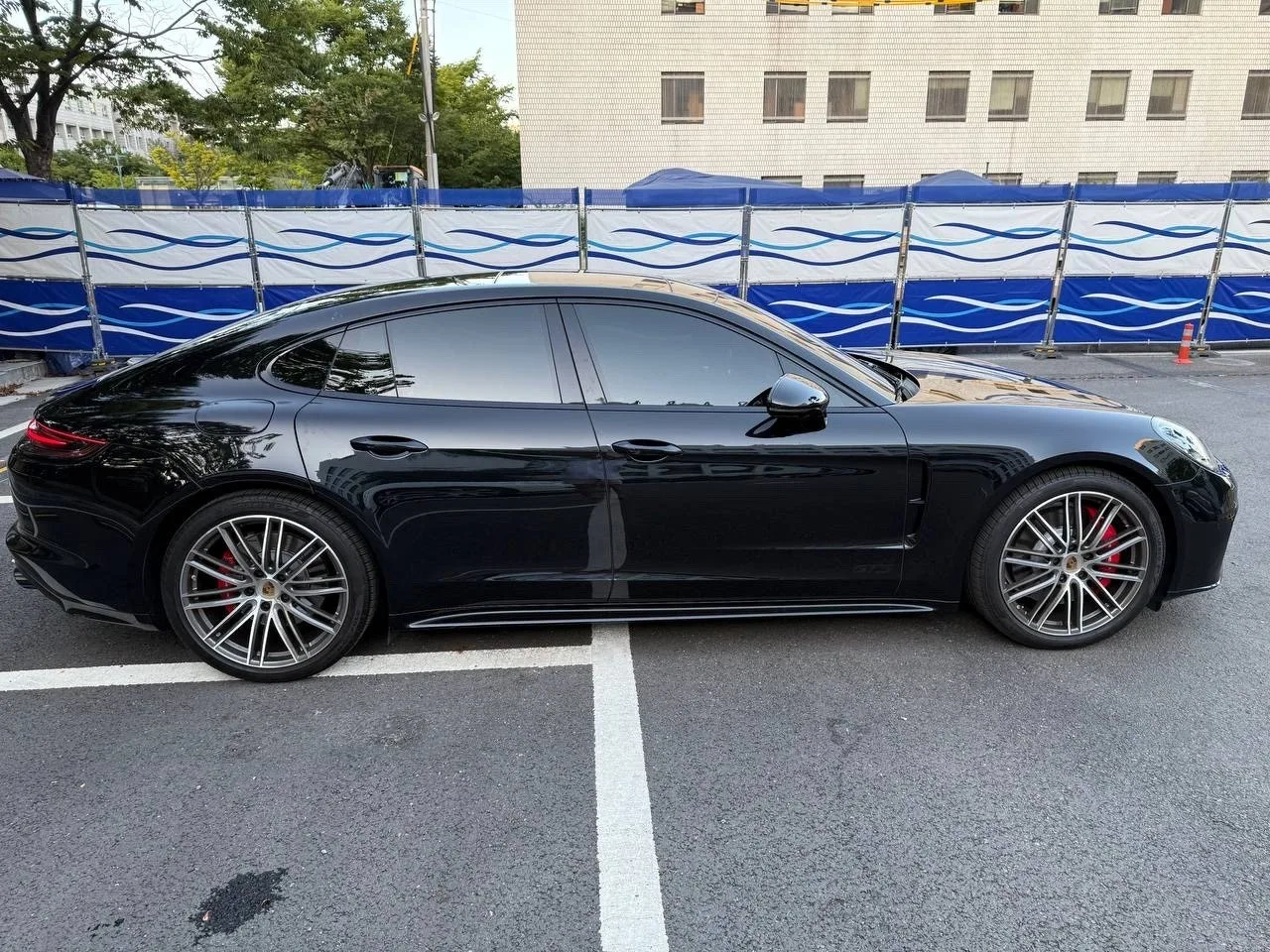 포르쉐 파나메라 GTS 2019 블랙 사진 7