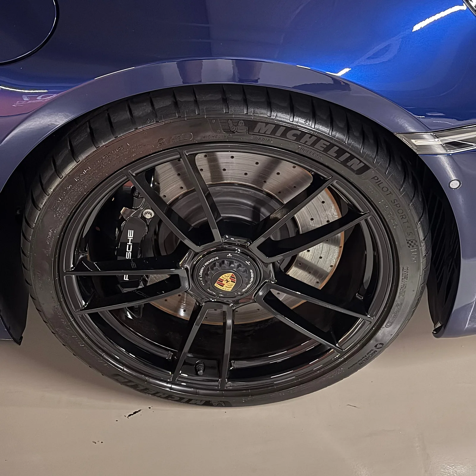 포르쉐 911 카레라 GTS 카브리올레 2023 네이비 사진 8