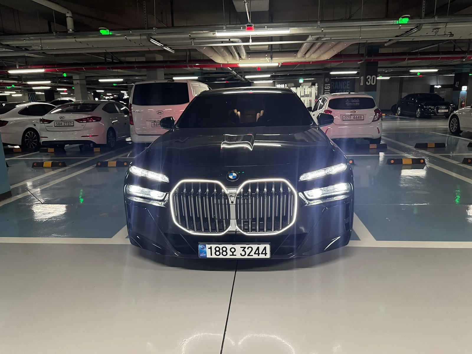 BMW 740d xDrive M스포츠 2026 네이비 사진 1