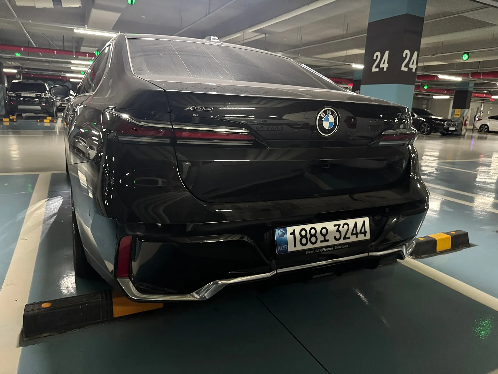 BMW 740d xDrive M스포츠 2026 네이비 사진 4