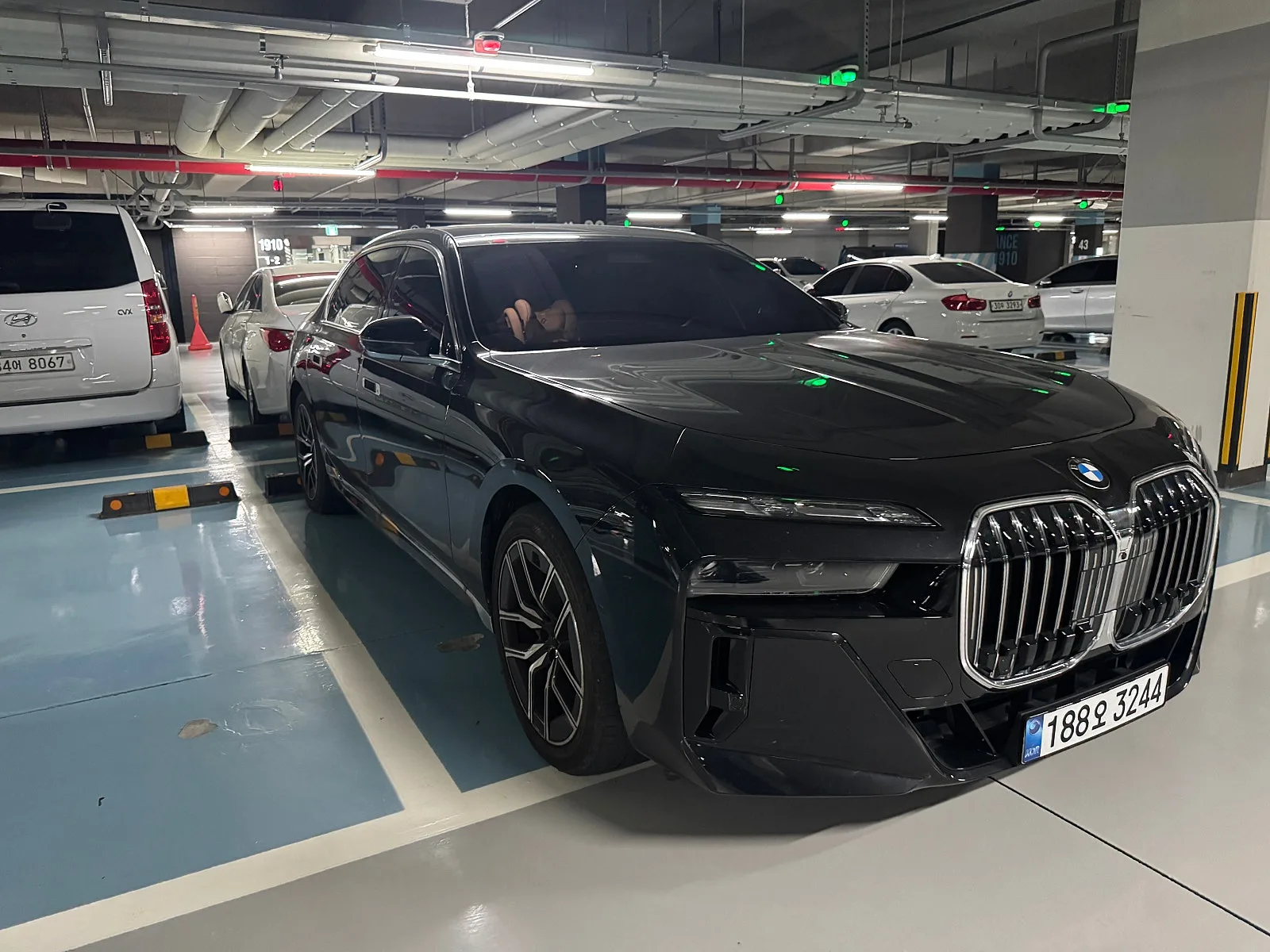 BMW 740d xDrive M스포츠 2026 네이비 사진 5