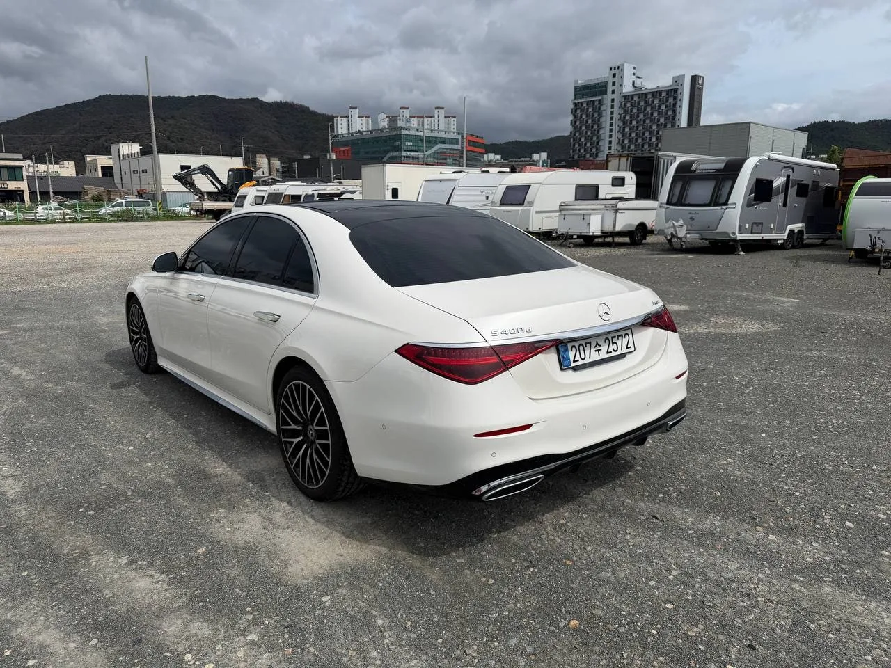 벤츠 S400D 2023 다이아몬드화이트 사진 2