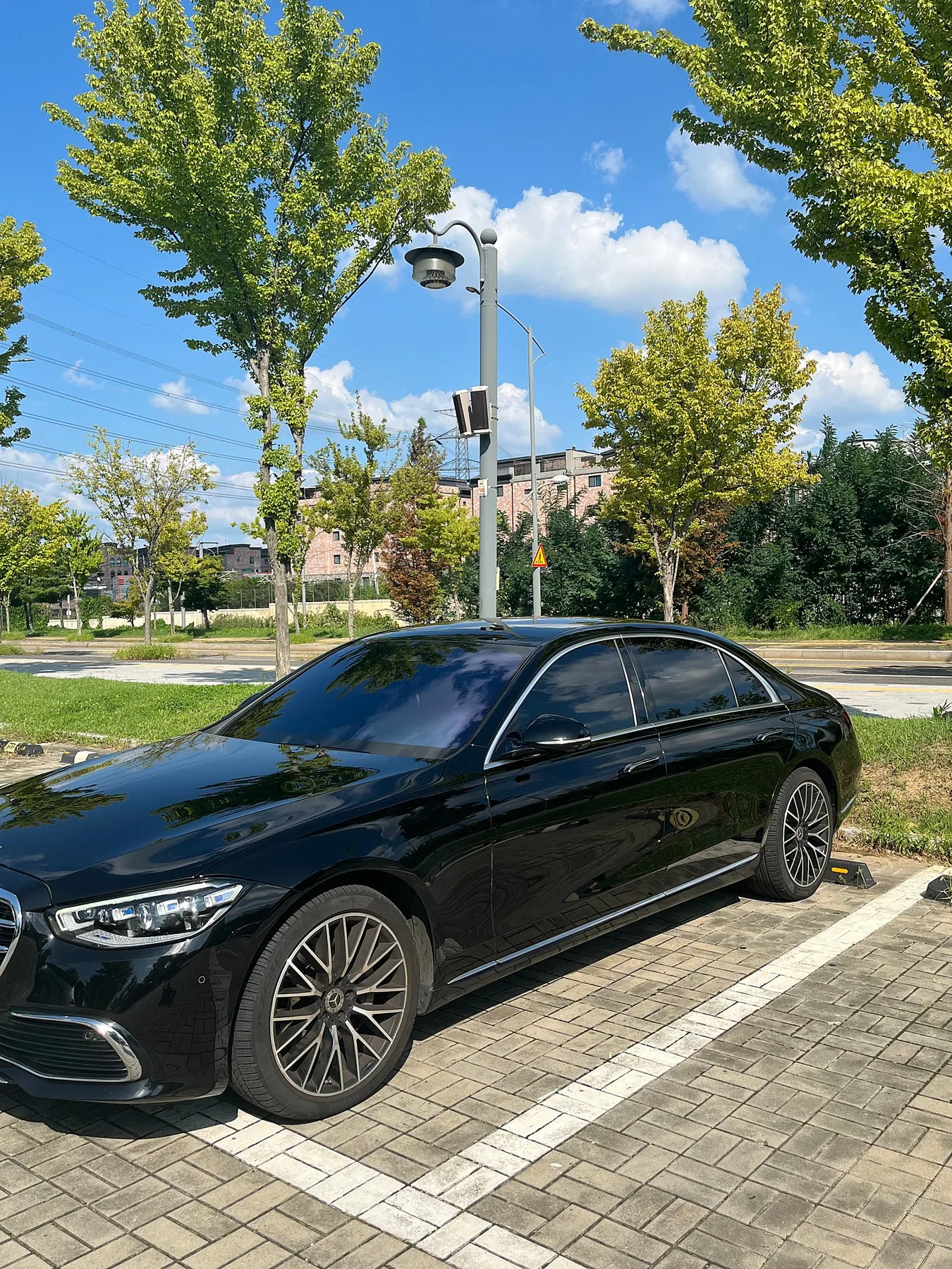 벤츠 S580 롱바디 2022 블랙 사진 3