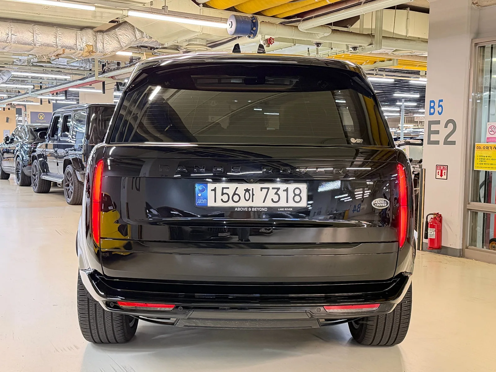 랜드로버 레인지로버 P530 오토바이오그래피 롱바디 2023 2023 블랙 사진 5