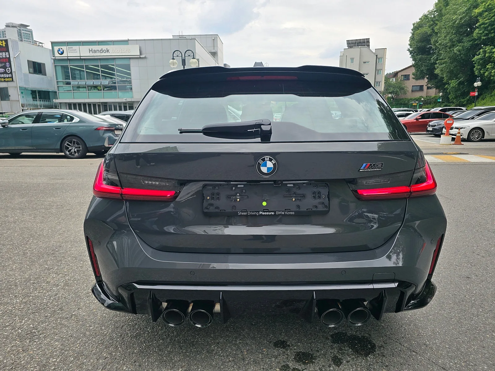 BMW M3 컴페티션 투어링 2026 건메탈 사진 5